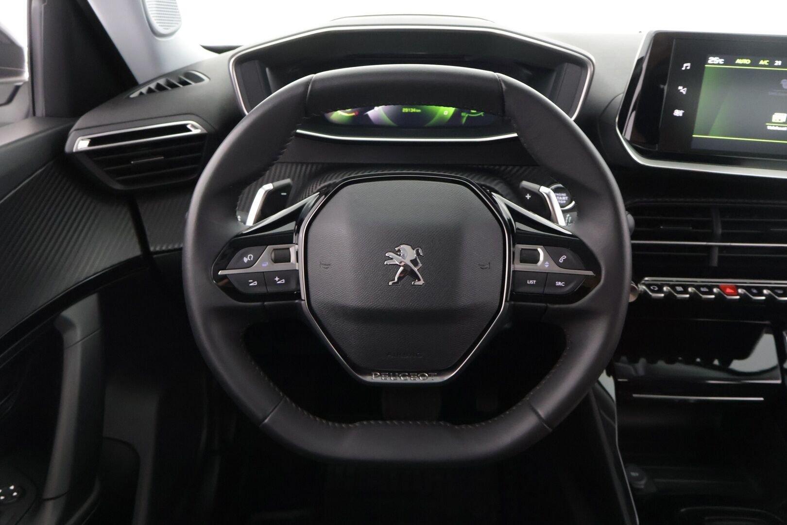 Peugeot 2008 2022 Allure Pack PureTech 130 EAT8-automaatti */ Suomi-auto / Adapt. vakkari / P.kamera / Koukku / Lohko / Carplay / 2x renkaat /* - *Kattavat varusteet / Särmä yksilö / Edulliset käyttökulut