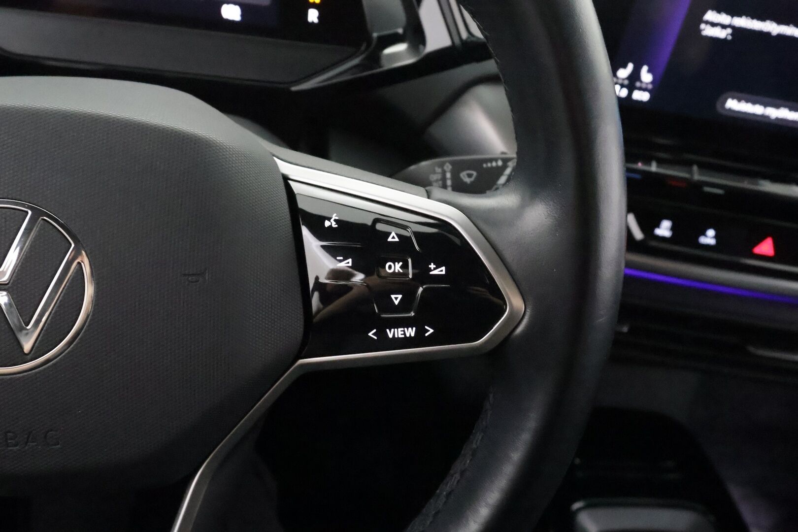 Volkswagen ID.4 2022 Pro FastLane 128 kW,  akku 77 kWh - | ILP | ACC | LED | P.Kamera | Kaistavahti | Keyless | Digimittaristo | Navi | Kahdet renkaat | 2x Latauskaapelit | Merkkihuollot | 1-om Suomi-auto |