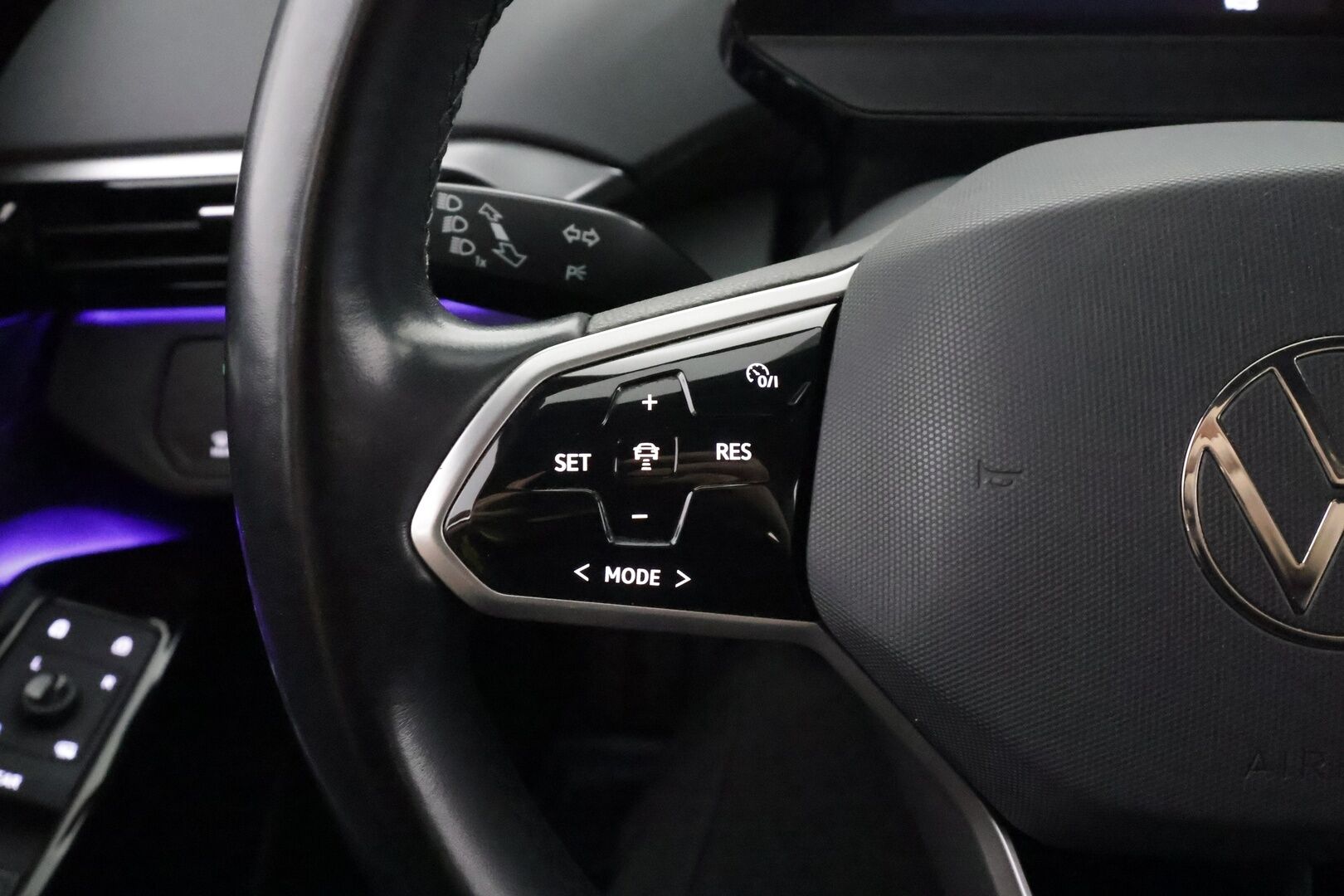 Volkswagen ID.4 2022 Pro FastLane 128 kW,  akku 77 kWh - | ILP | ACC | LED | P.Kamera | Kaistavahti | Keyless | Digimittaristo | Navi | Kahdet renkaat | 2x Latauskaapelit | Merkkihuollot | 1-om Suomi-auto |