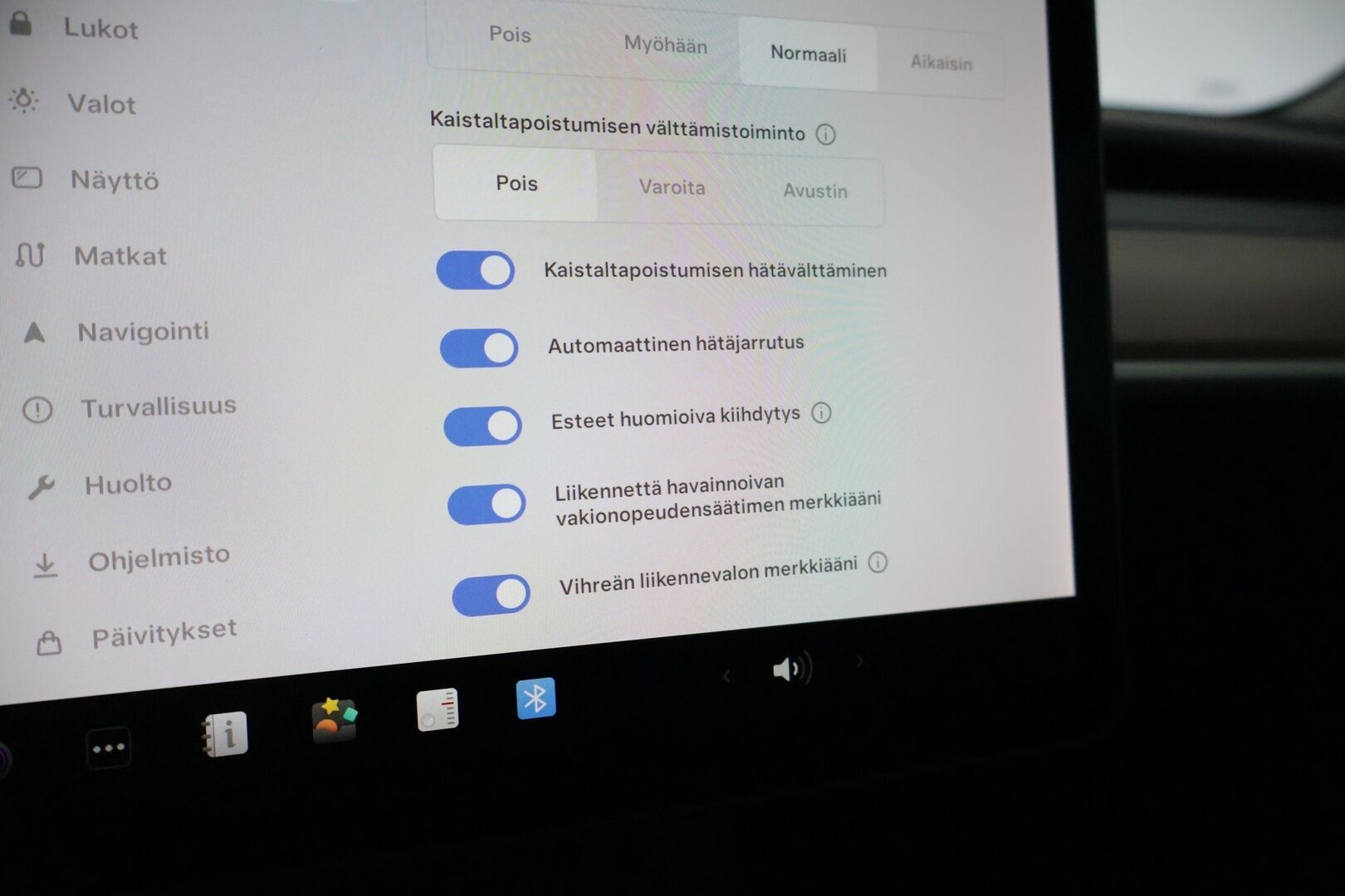 Tesla Model 3 2021 Long Range Dual Motor AWD Refresh* ILP / Kamera / Nahkasisusta / Lasikatto / Premiun äänentoisto * - Siisti, hyvin pidetty yksilö 2x renkailla!
