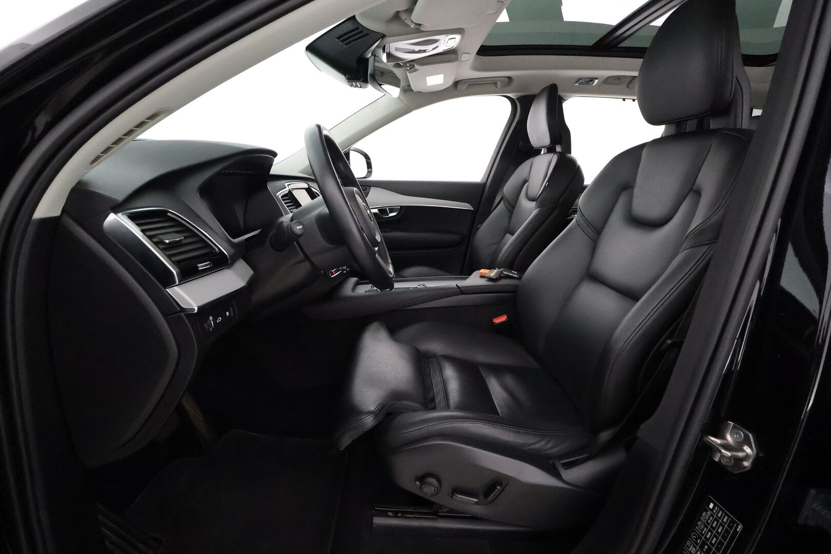 Volvo XC90 2022 T8 Inscription Expression ** HUD / H&K / Panorama / Webasto / 360 kamera / Koukku / Full LED / 7P / Muistipenkit / Keyless** - 2,99 % KORKOTARJOUS TÄHÄN AUTOON - Merkkihuollot / Apple&Android / VOC / Sporttipenkit