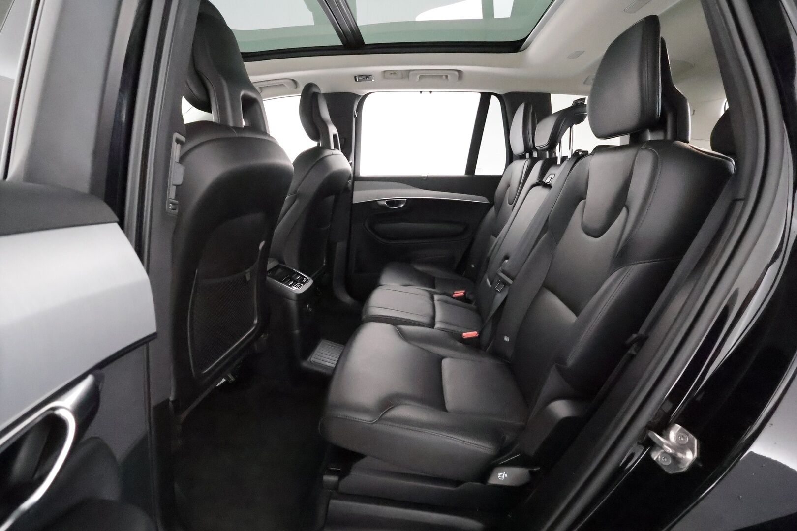 Volvo XC90 2022 T8 Inscription Expression ** HUD / H&K / Panorama / Webasto / 360 kamera / Koukku / Full LED / 7P / Muistipenkit / Keyless** - 2,99 % KORKOTARJOUS TÄHÄN AUTOON - Merkkihuollot / Apple&Android / VOC / Sporttipenkit
