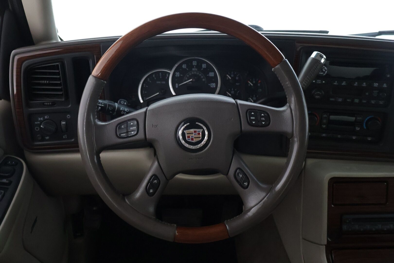 Cadillac Escalade 2005 Escalade ESV Monikäyttöajoneuvo (AF) 5ov 5967cm3* YritysOutlet - tämä auto myydään vain yrityksille * - * YritysOutlet - tämä auto myydään vain yrityksille *