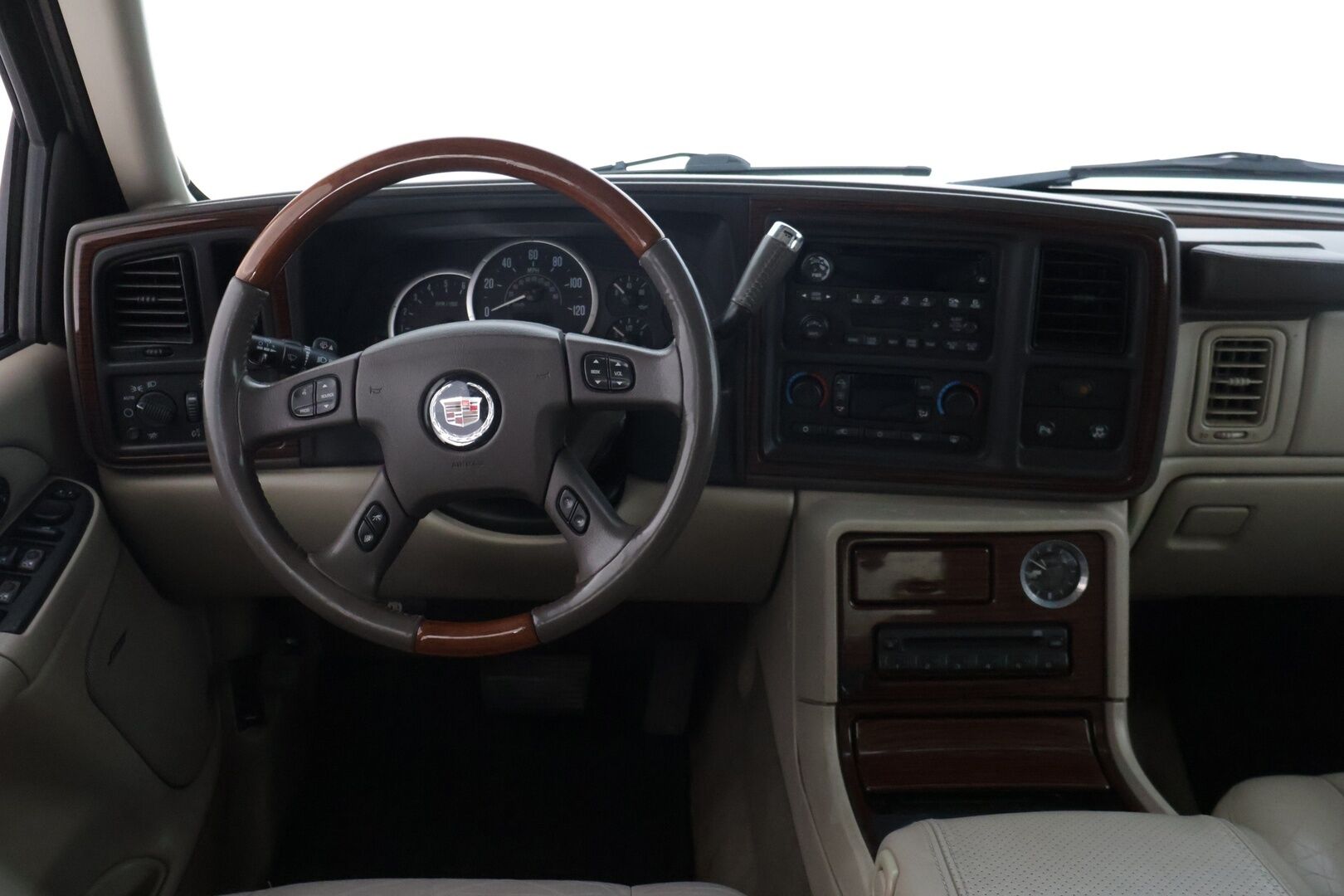 Cadillac Escalade 2005 Escalade ESV Monikäyttöajoneuvo (AF) 5ov 5967cm3* YritysOutlet - tämä auto myydään vain yrityksille * - * YritysOutlet - tämä auto myydään vain yrityksille *