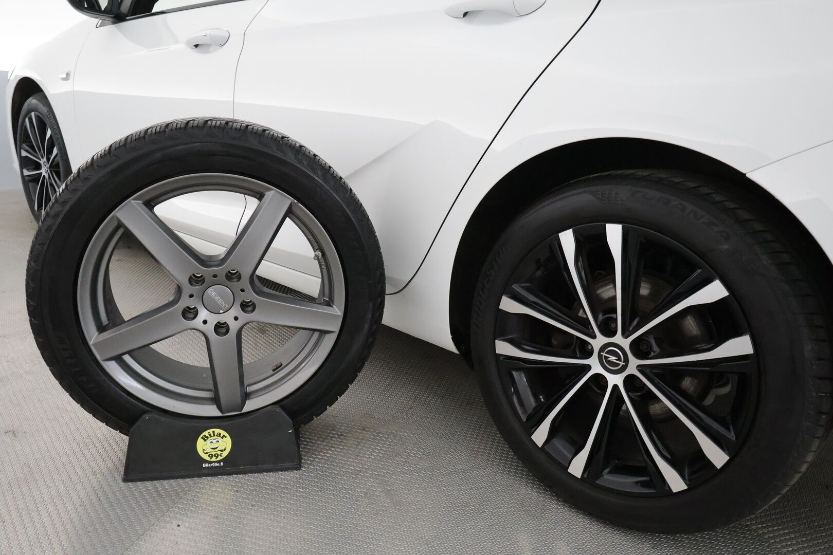 Opel Insignia 2022 Grand Sport Executive 175D ** HUD / Adapt.Vakkari / P.Kamera / LED-valot / Hierova&Ilmastoitu Sporttipenkki Muistilla ** - 1.Om Suomi-auto / 2x Renkaat