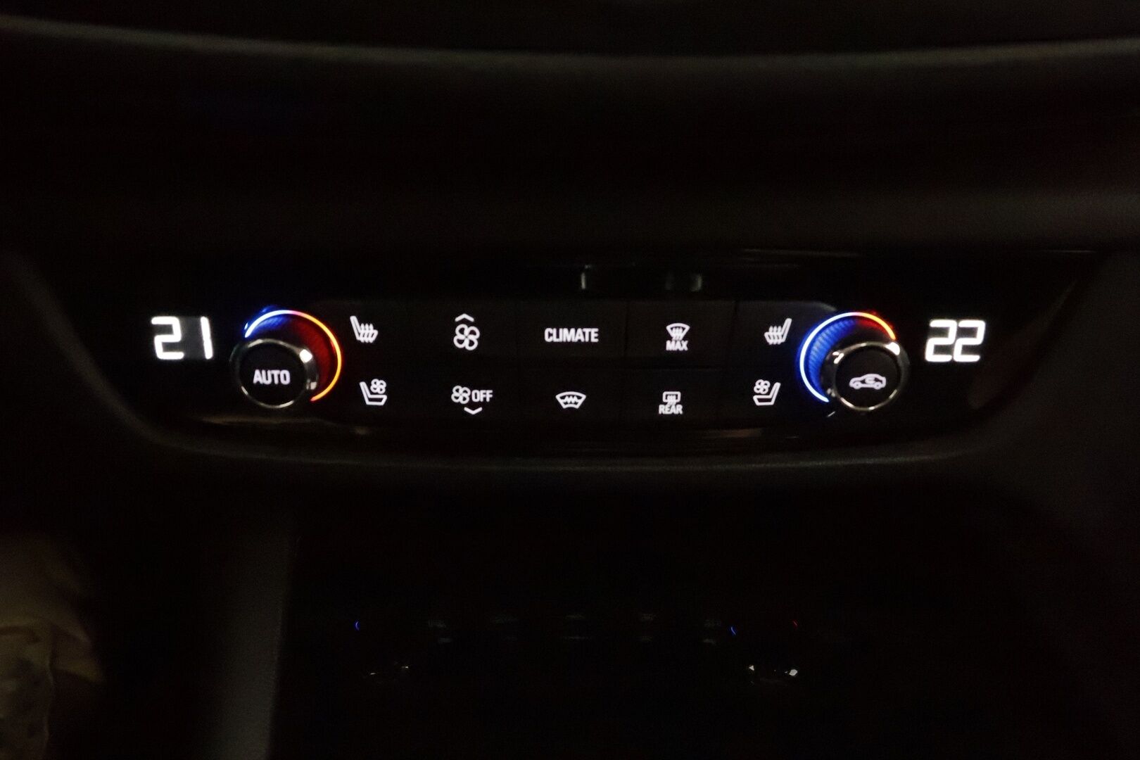 Opel Insignia 2022 Grand Sport Executive 175D ** HUD / Adapt.Vakkari / P.Kamera / LED-valot / Hierova&Ilmastoitu Sporttipenkki Muistilla ** - 1.Om Suomi-auto / 2x Renkaat