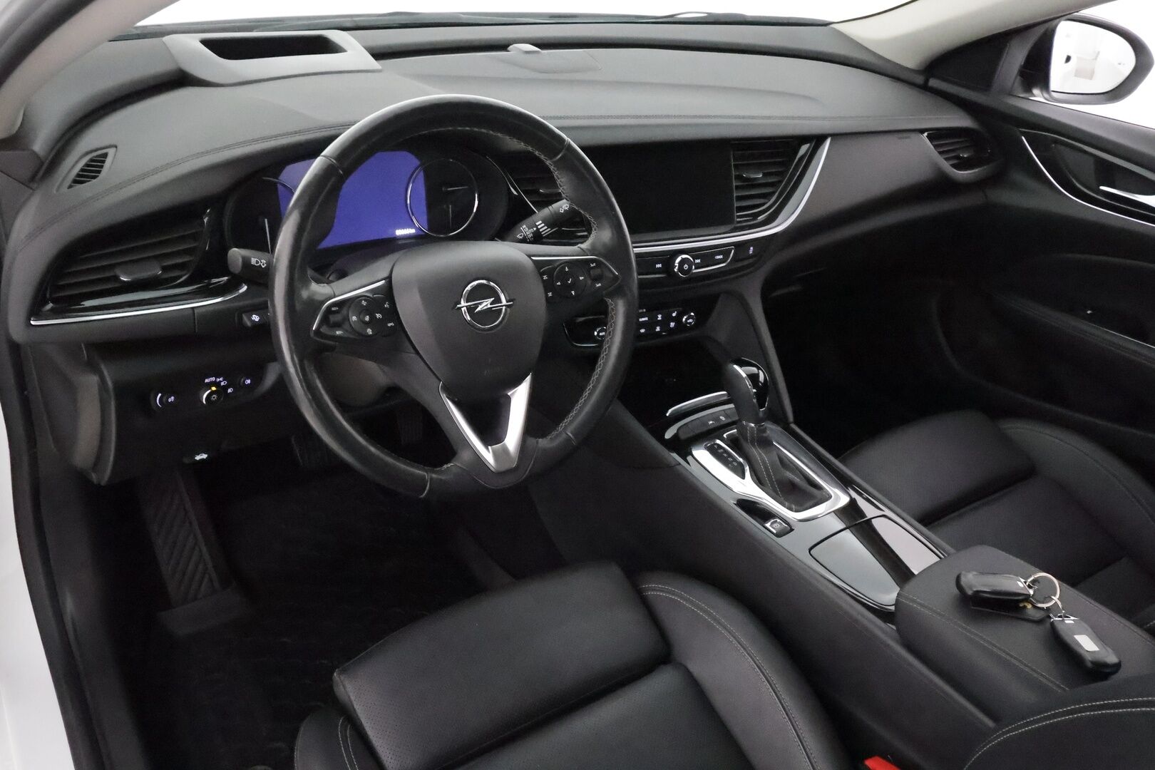 Opel Insignia 2022 Grand Sport Executive 175D ** HUD / Adapt.Vakkari / P.Kamera / LED-valot / Hierova&Ilmastoitu Sporttipenkki Muistilla ** - 1.Om Suomi-auto / 2x Renkaat