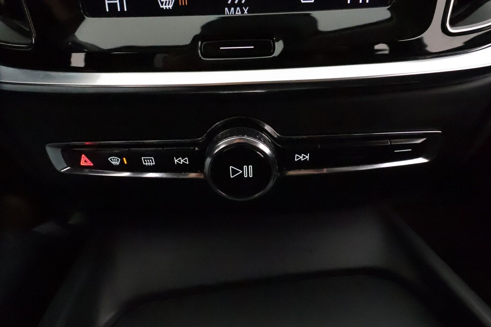 Volvo V60 2019 D3 AWD Momentum aut *Webasto / ACC / Full-LED / P.Kamera / Navi / Kaistavahti / KeylessGO* - Kahdet Renkaat