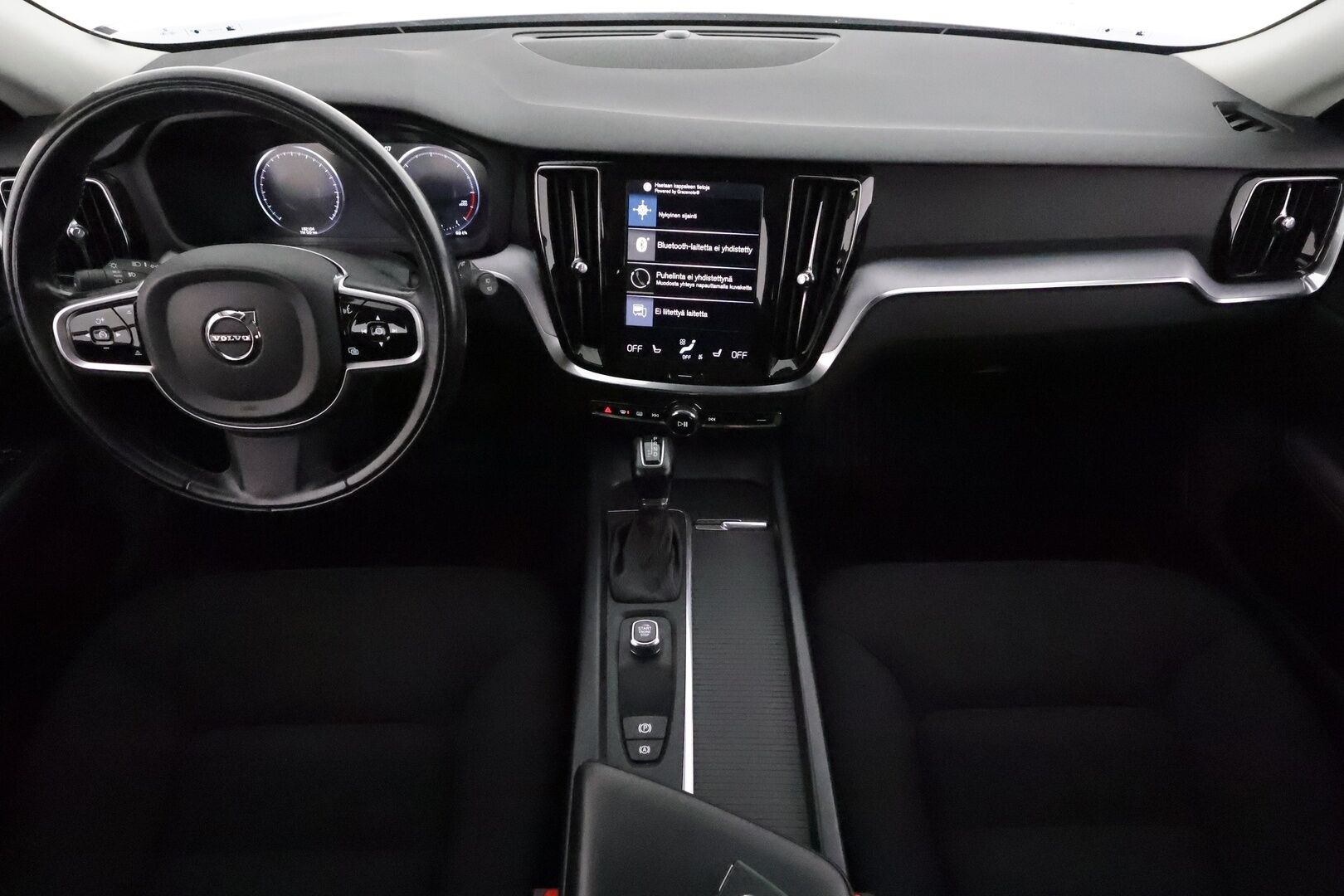 Volvo V60 2019 D3 AWD Momentum aut *Webasto / ACC / P-kamera / Navi / Kaistavahti / KeylessGO / Full LED* - *Kahdet renkaat & vanteet / Jakohihna vaihdettu!* - Osta nyt, maksa vasta ensi vuonna