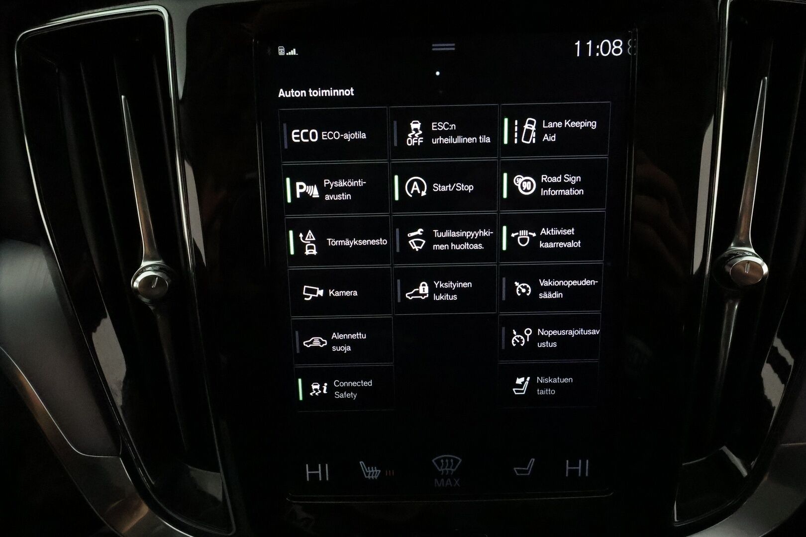 Volvo V60 2019 D3 AWD Momentum aut *Webasto / ACC / Full-LED / P.Kamera / Navi / Kaistavahti / KeylessGO* - Kahdet Renkaat
