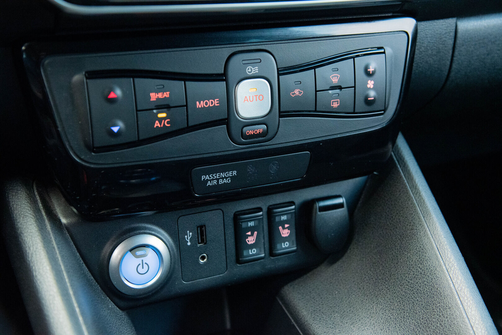 NISSAN LEAF 2018 40kWh Tekna */ Huippuvarusteet!* - Juuri saapunut! - HULLUT VÄLIPÄIVÄT KORKOTARJOUS 2,49%