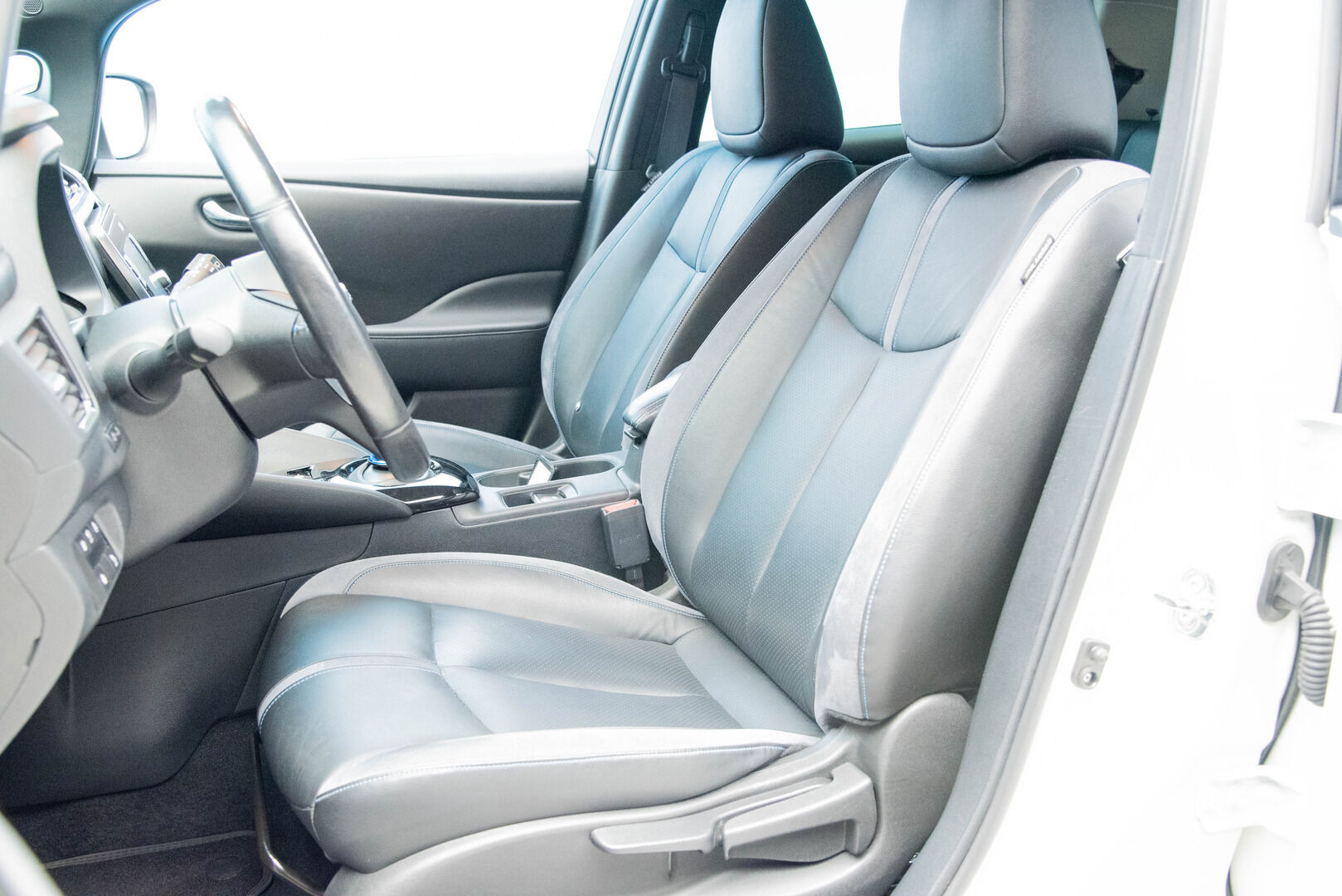 NISSAN LEAF 2018 40kWh Tekna */ Huippuvarusteet!* - Juuri saapunut! - HULLUT VÄLIPÄIVÄT KORKOTARJOUS 2,49%