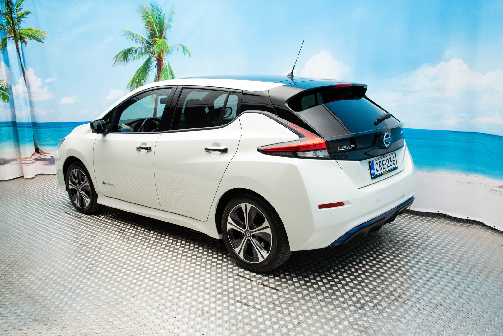 NISSAN LEAF 2018 40kWh Tekna */ Huippuvarusteet!* - Juuri saapunut! - HULLUT VÄLIPÄIVÄT KORKOTARJOUS 2,49%