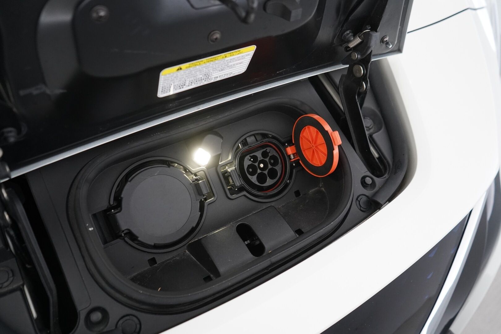 NISSAN LEAF 2018 40kWh Tekna *Bose / ILP / Nahat / 360 Kamera / ACC* - Suomi-auto / Kahdet renkaat / Huippuvarusteet