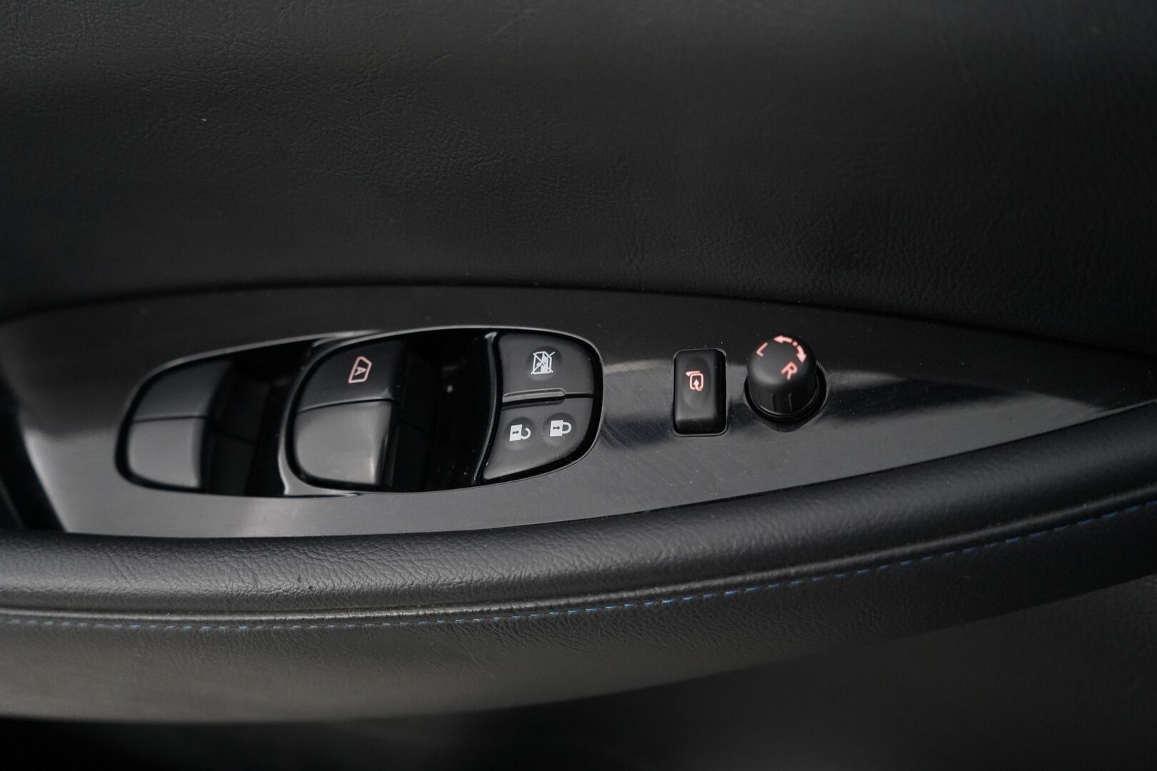 NISSAN LEAF 2018 40kWh Tekna *Bose / ILP / Nahat / 360 Kamera / ACC* - Suomi-auto / Kahdet renkaat / Huippuvarusteet