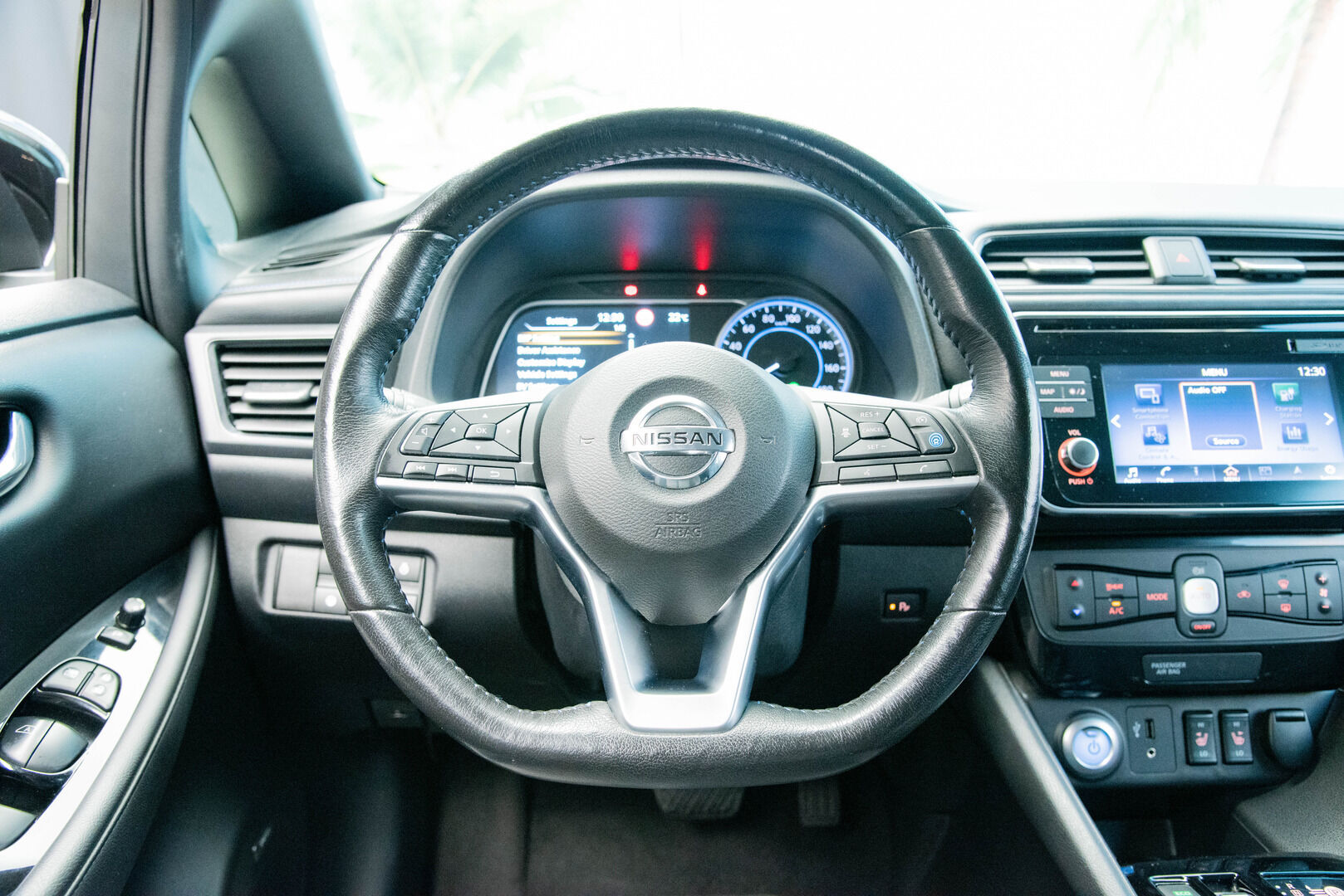 NISSAN LEAF 2018 40kWh Tekna */ Huippuvarusteet!* - Juuri saapunut! - HULLUT VÄLIPÄIVÄT KORKOTARJOUS 2,49%