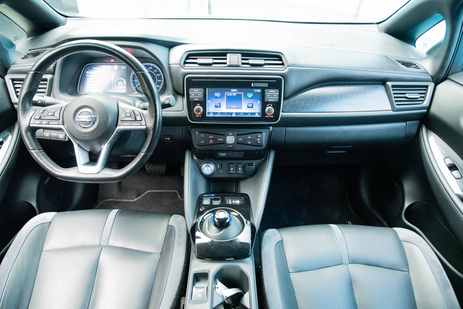 NISSAN LEAF 2018 40kWh Tekna */ Huippuvarusteet!* - Juuri saapunut! - HULLUT VÄLIPÄIVÄT KORKOTARJOUS 2,49%