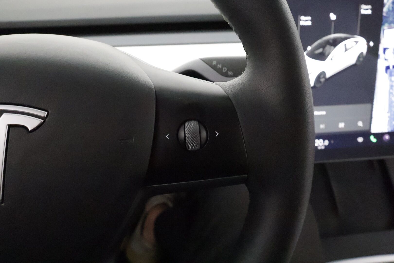 TESLA MODEL 3 2021 Standard Range Plus **Lasikatto / Lämpöpumppu / Koukku / Adapt.Vakkari / Matrix-LED / P.kamera / Muistipenkki / Navi** - 2x Latauskaapelit