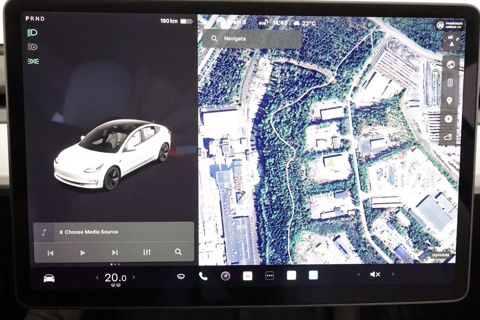 TESLA MODEL 3 2021 Standard Range Plus **Lasikatto / Lämpöpumppu / Koukku / Adapt.Vakkari / Matrix-LED / P.kamera / Muistipenkki / Navi** - 2x Latauskaapelit