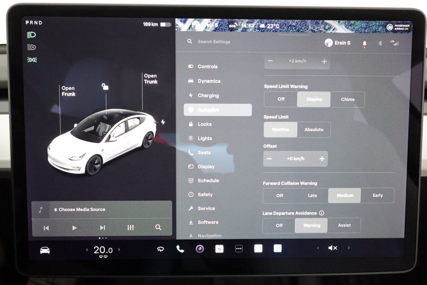 TESLA MODEL 3 2021 Standard Range Plus **Lasikatto / Lämpöpumppu / Koukku / Adapt.Vakkari / Matrix-LED / P.kamera / Muistipenkki / Navi** - 2x Latauskaapelit