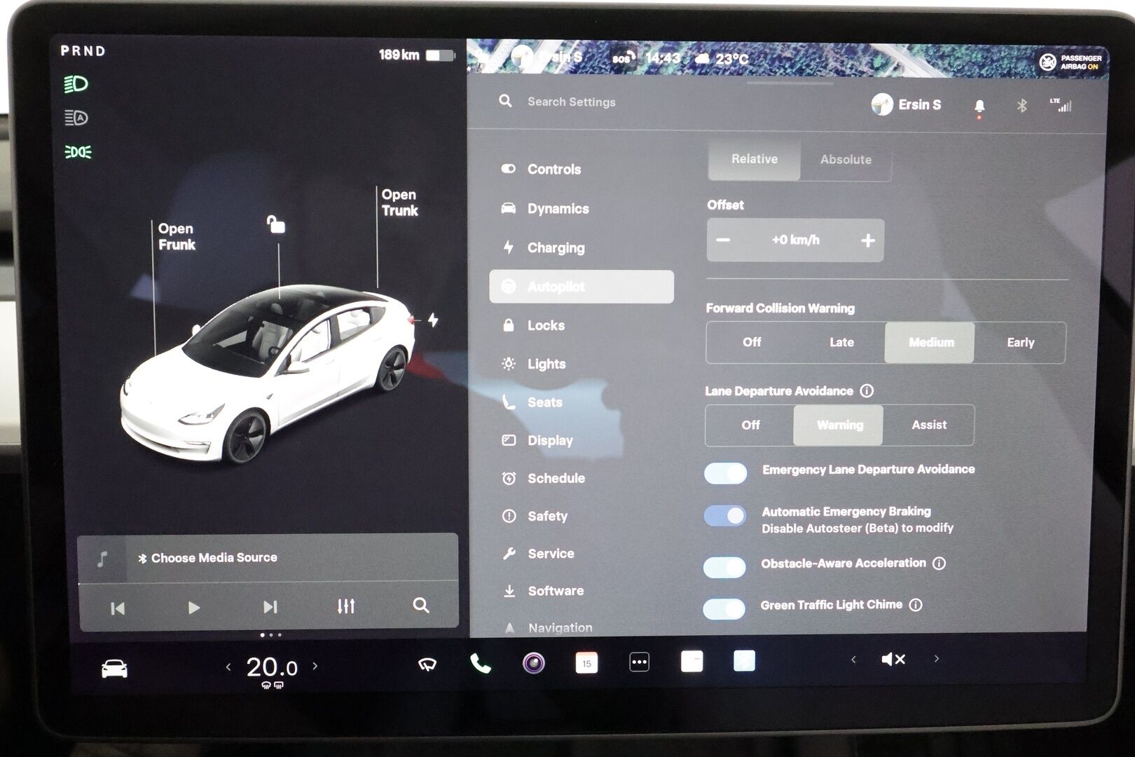 TESLA MODEL 3 2021 Standard Range Plus **Lasikatto / Lämpöpumppu / Koukku / Adapt.Vakkari / Matrix-LED / P.kamera / Muistipenkki / Navi** - 2x Latauskaapelit