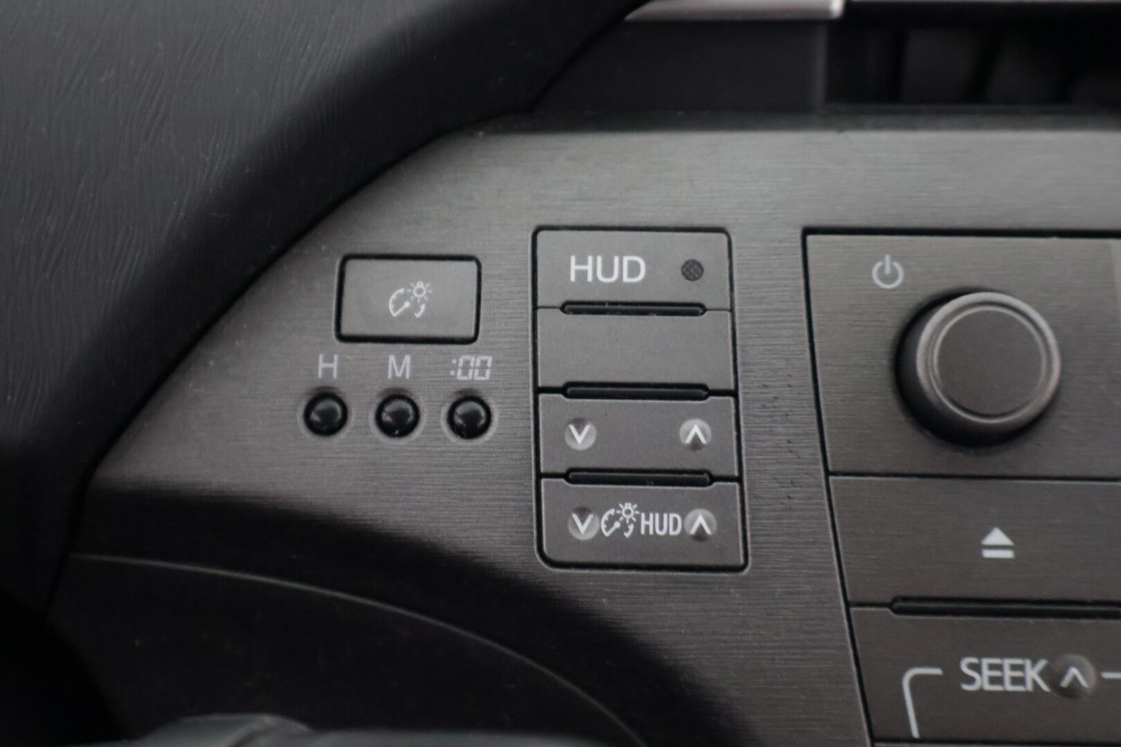 TOYOTA PRIUS 2015 1.8HSD aut *Juuri Katsastettu! / P.Kamera / HUD / Nahat / JBL * - HULLU BLACKWEEK KORKOTARJOUS 2,49%