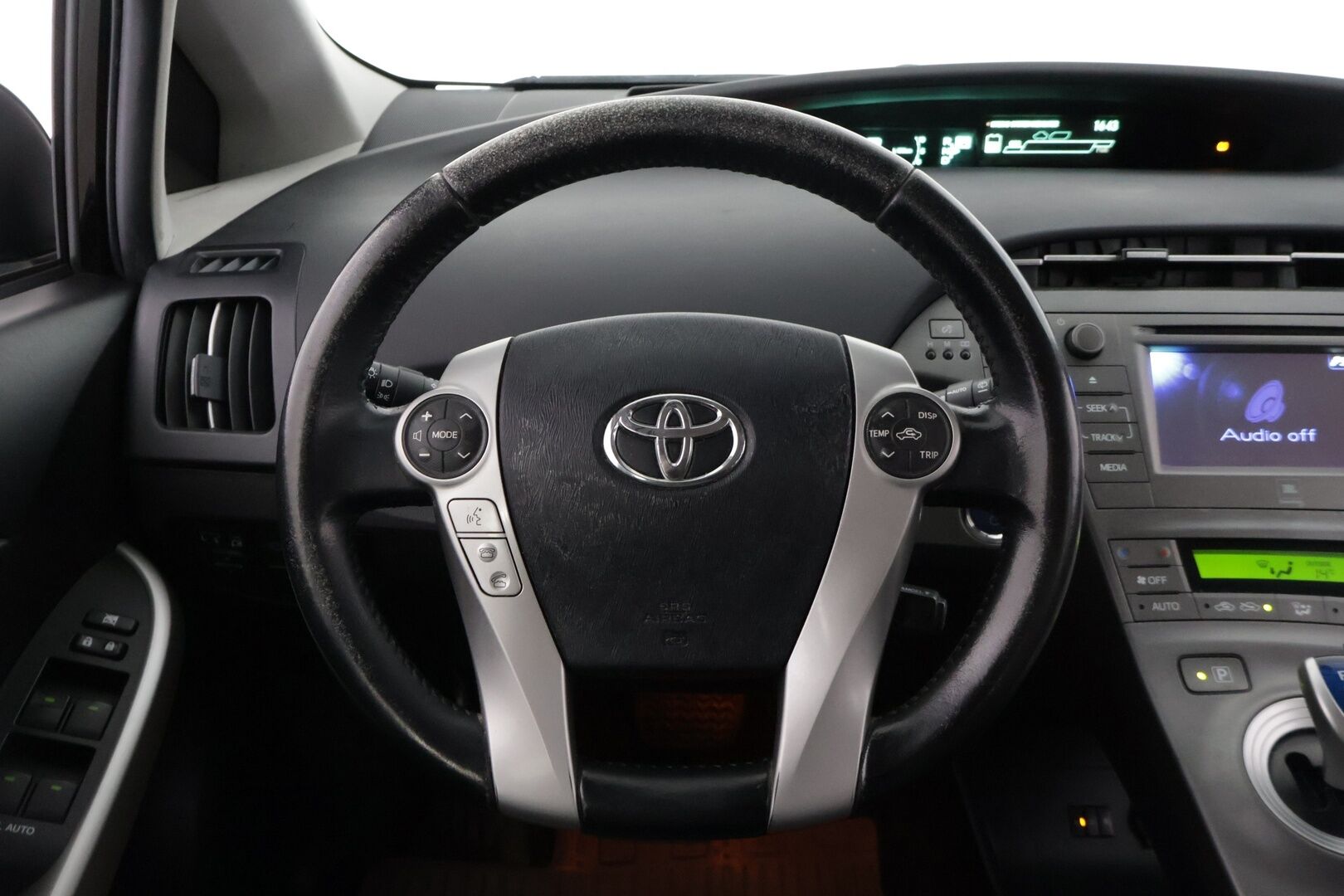 TOYOTA PRIUS 2015 1.8HSD aut *Juuri Katsastettu! / P.Kamera / HUD / Nahat / JBL * - HULLU BLACKWEEK KORKOTARJOUS 2,49%