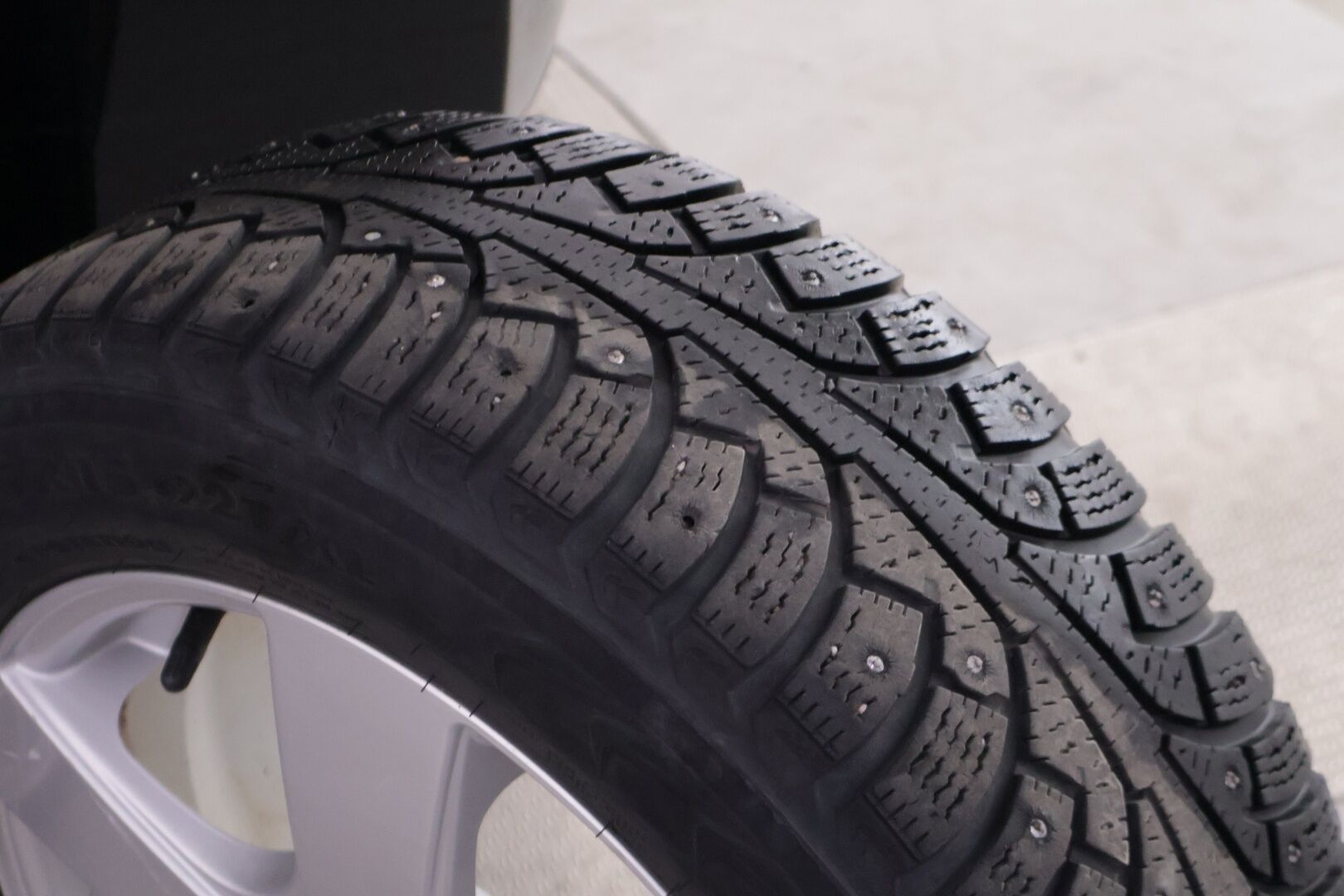 TOYOTA PRIUS 2015 1.8HSD aut *Juuri Katsastettu! / P.Kamera / HUD / Nahat / JBL *