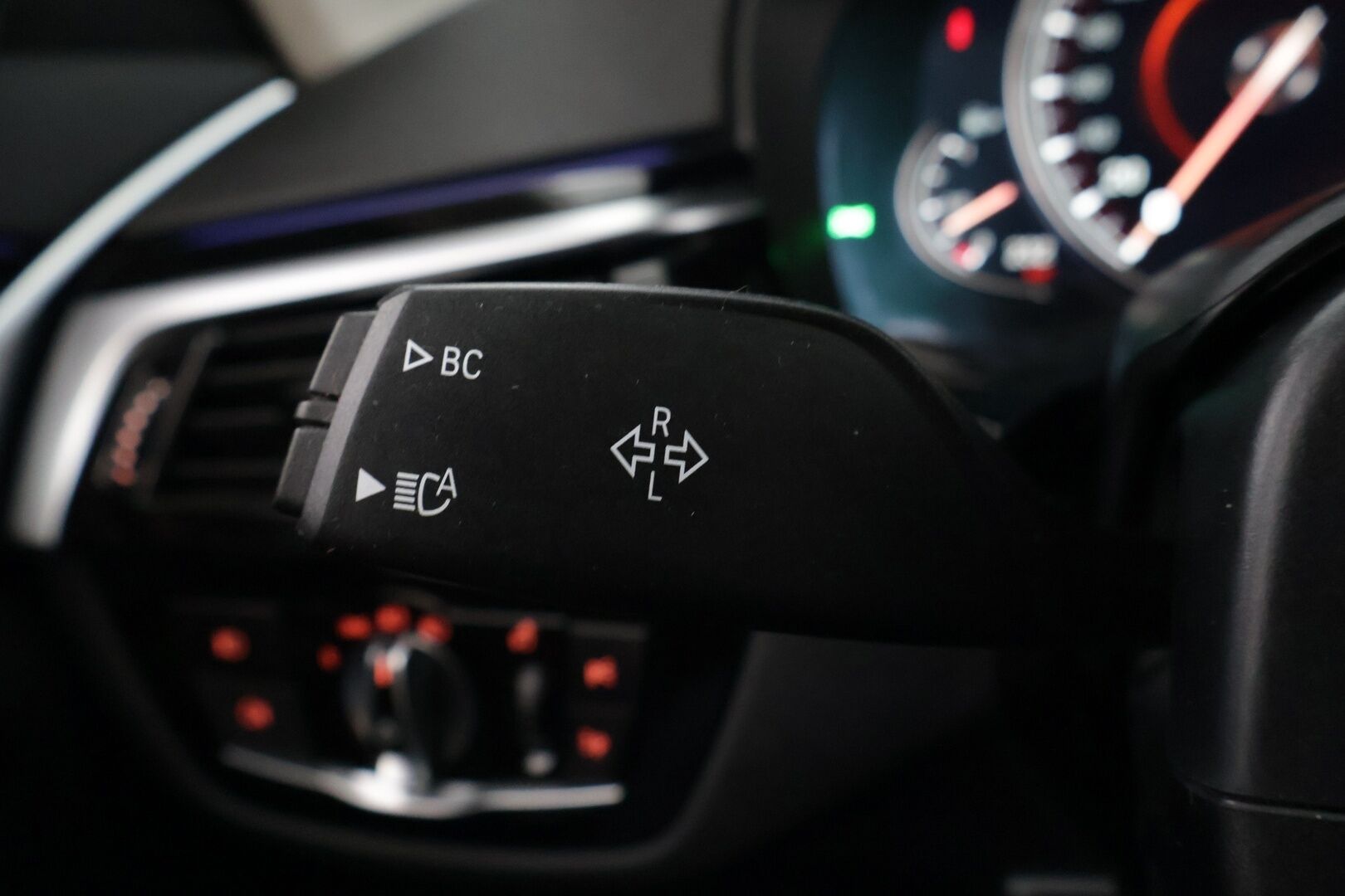BMW 530E 2018 Sportline * Hud / Comfort penkit / Ambient light / Nahkasisusta * - Display Key