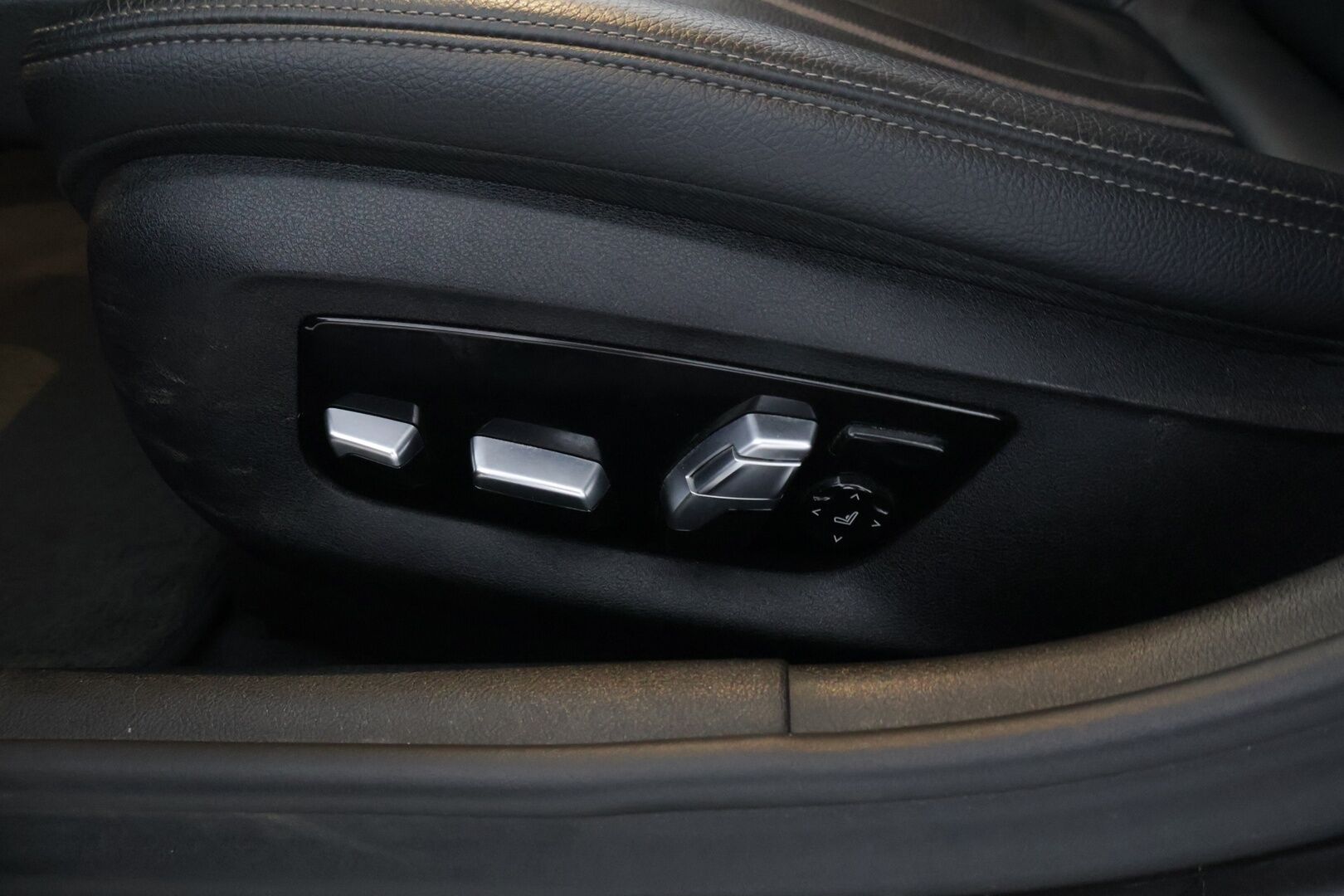 BMW 530E 2018 Sportline * Hud / Comfort penkit / Ambient light / Nahkasisusta * - Display Key