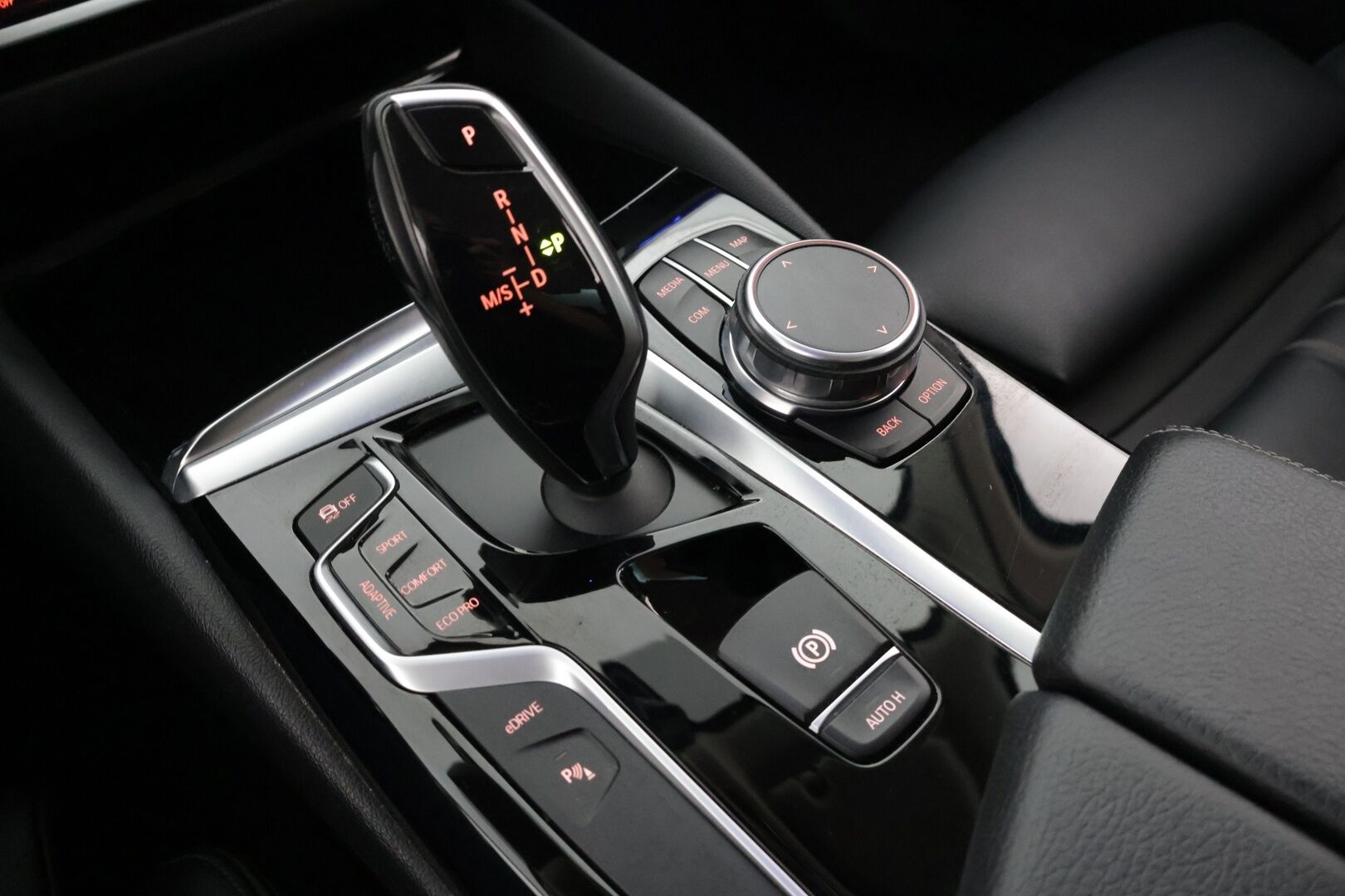 BMW 530E 2018 Sportline * Hud / Comfort penkit / Ambient light / Nahkasisusta * - Display Key