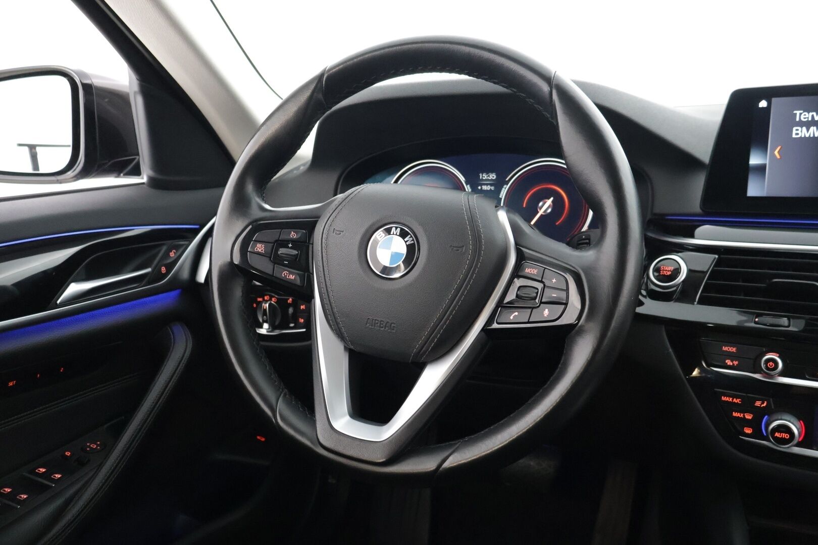 BMW 530E 2018 Sportline * Hud / Comfort penkit / Ambient light / Nahkasisusta * - Display Key