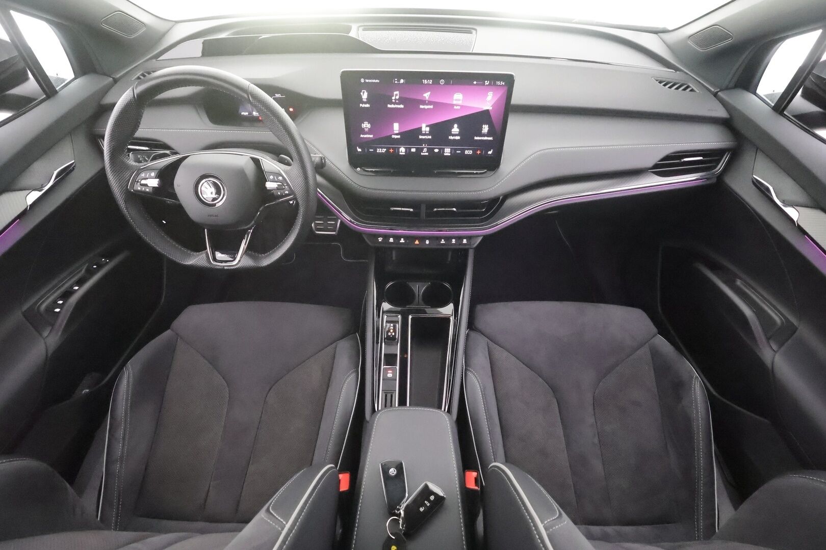 Skoda Enyaq 2022 80x 4x4 SportLine iV - | ACC | ILP | Koukku | Crystal light Matrix LED | Muistipenkki | HUD | Puolinahat | P.Kamera | Ratinlämmitys | 1.OM Suomi-auto | Kahdet Renkaat | Merkkihuollettu |