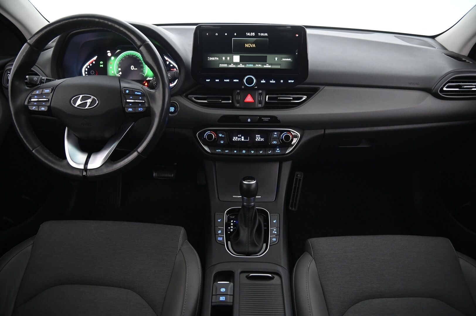Hyundai i30 Wagon 2022 1,5 T-GDI 159 hv 48V hybrid 7-DCT-aut Style *1.Om Suomi-Auto / Vakkari / Ratinlämmitys / P-Kamera / Tutkat / Navi / Digimittaristo / Kessy* - *Juuri saapunut / Lohko+pistoke / Sisätilalämmitin / Blue link / 2X renkaat / Siisti*