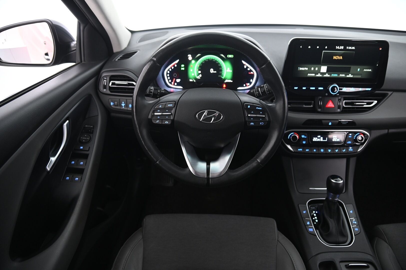 Hyundai i30 Wagon 2022 1,5 T-GDI 159 hv 48V hybrid 7-DCT-aut Style *1.Om Suomi-Auto / Vakkari / Ratinlämmitys / P-Kamera / Tutkat / Navi / Digimittaristo / Kessy* - *Juuri saapunut / Lohko+pistoke / Sisätilalämmitin / Blue link / 2X renkaat / Siisti*