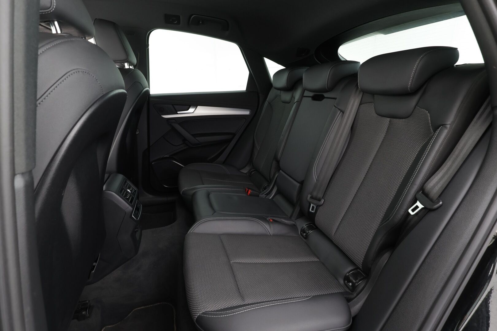 Audi Q5 2022 Sportback S line 50 TFSI e 220 kW quattro S tronic Electrified Edition * ACC / P.kamera / Koukku / LED * - 1.Om Suomi-auto / Kahdet renkaat aluvanteilla 