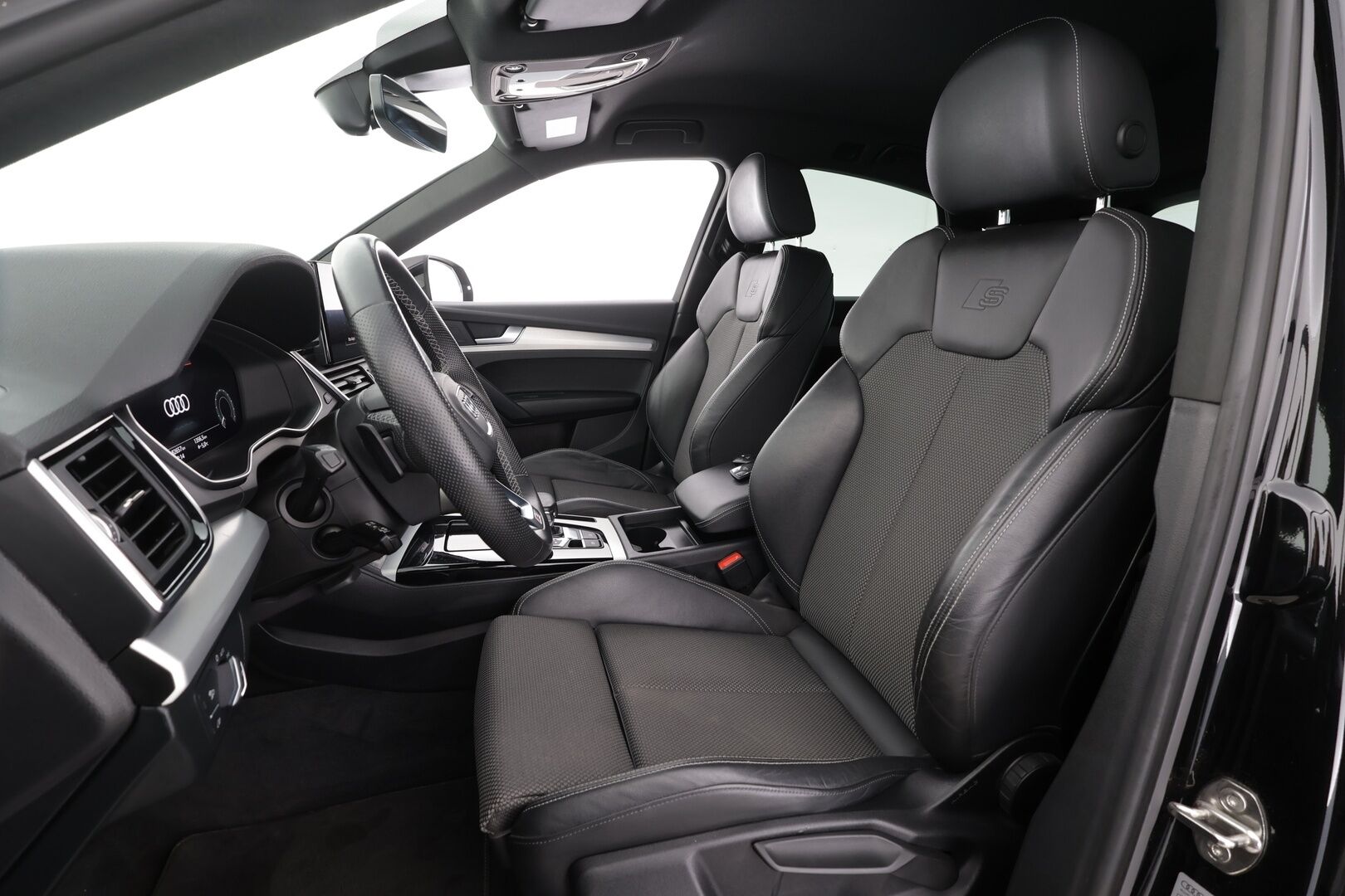 Audi Q5 2022 Sportback S line 50 TFSI e 220 kW quattro S tronic Electrified Edition * ACC / P.kamera / Koukku / LED * - 1.Om Suomi-auto / Kahdet renkaat aluvanteilla 