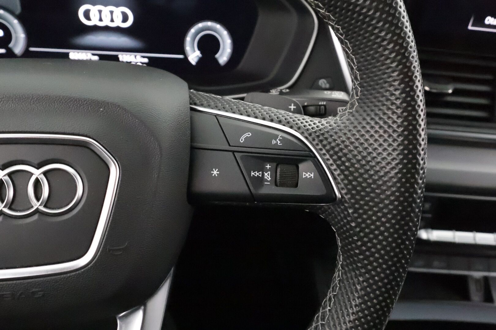 Audi Q5 2022 Sportback S line 50 TFSI e 220 kW quattro S tronic Electrified Edition * ACC / P.kamera / Koukku / LED * - 1.Om Suomi-auto / Kahdet renkaat aluvanteilla 