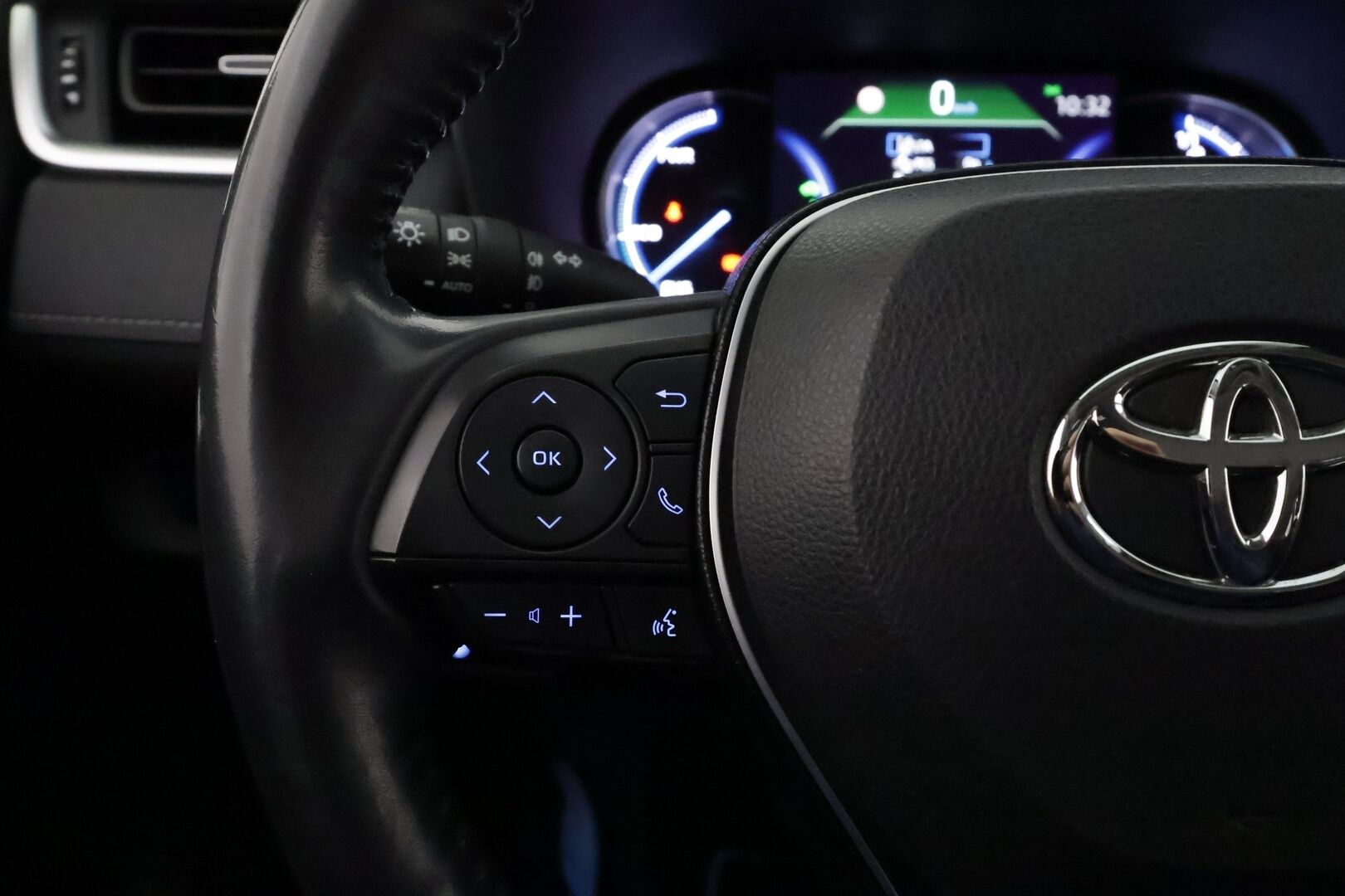 Toyota RAV4 2019 2,5 Hybrid AWD-i Premium **ACC / JBL / LED / 360° Kamera / Ilmastoitu Muistipenkki / Navi  / Sisätilanlämmitin** - 3,99 % KORKOTARJOUS TÄHÄN AUTOON 21.9. ASTI! - Kahdet Renkaat