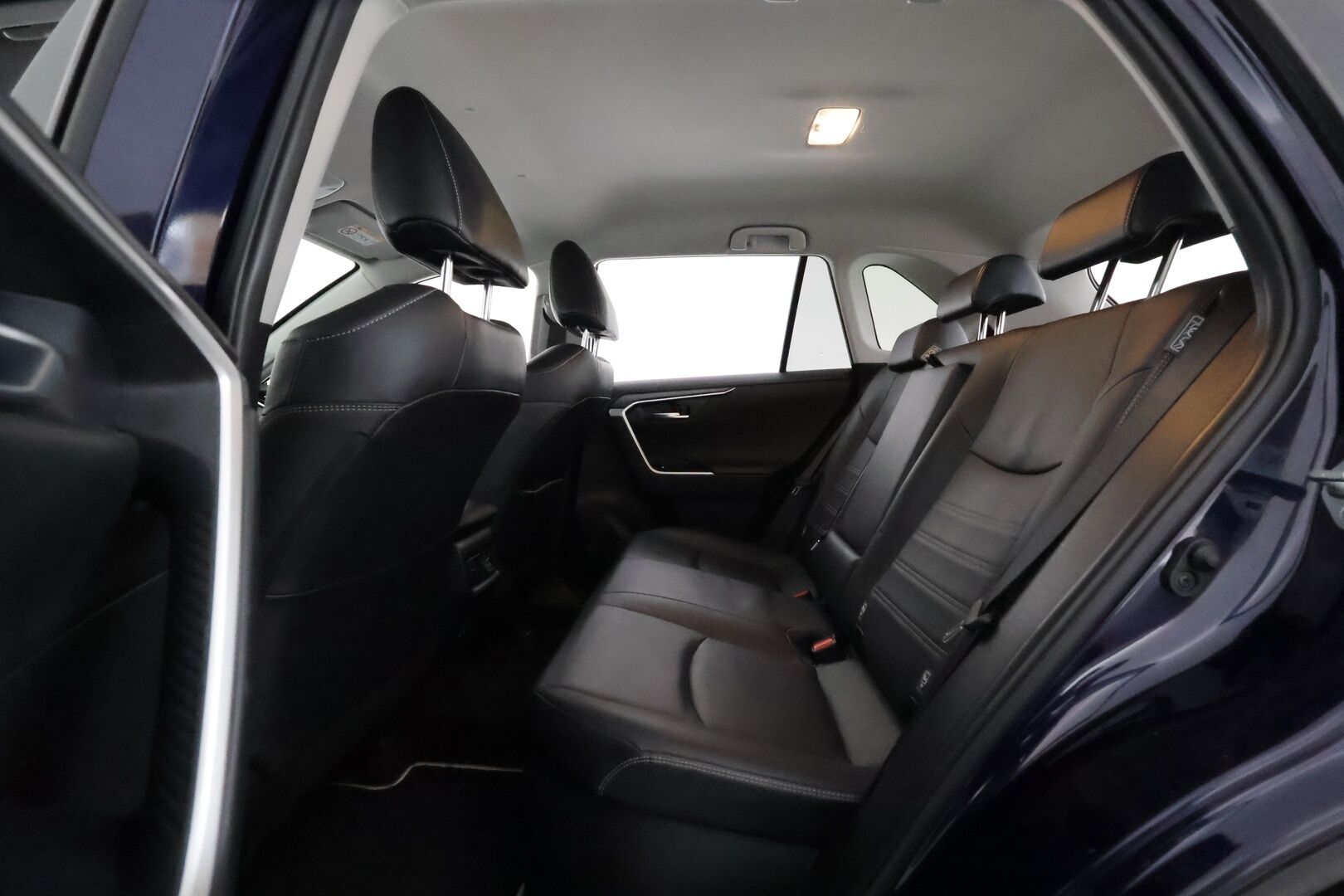Toyota RAV4 2019 2,5 Hybrid AWD-i Premium **ACC / JBL / LED / 360° Kamera / Ilmastoitu Muistipenkki / Navi  / Sisätilanlämmitin** - 3,99 % KORKOTARJOUS TÄHÄN AUTOON 21.9. ASTI! - Kahdet Renkaat