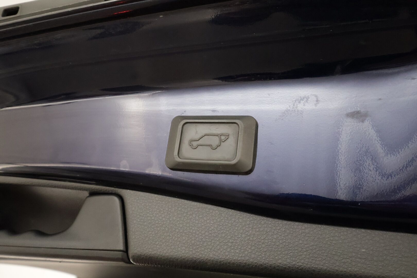 Toyota RAV4 2019 2,5 Hybrid AWD-i Premium **ACC / JBL / LED / 360° Kamera / Ilmastoitu Muistipenkki / Navi  / Sisätilanlämmitin** - 3,99 % KORKOTARJOUS TÄHÄN AUTOON 21.9. ASTI! - Kahdet Renkaat