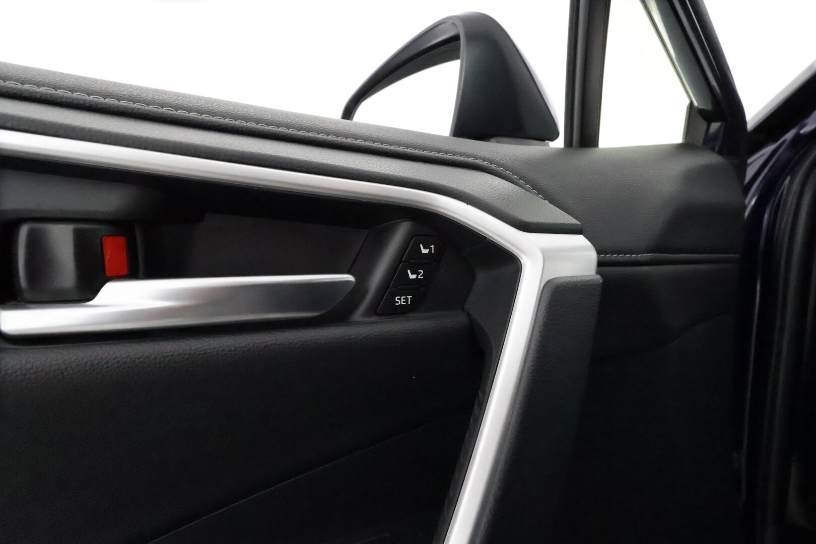 Toyota RAV4 2019 2,5 Hybrid AWD-i Premium **ACC / JBL / LED / 360° Kamera / Ilmastoitu Muistipenkki / Navi  / Sisätilanlämmitin** - 3,99 % KORKOTARJOUS TÄHÄN AUTOON 21.9. ASTI! - Kahdet Renkaat