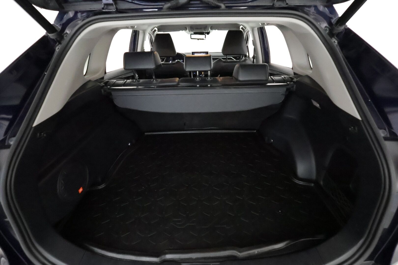 Toyota RAV4 2019 2,5 Hybrid AWD-i Premium **ACC / JBL / LED / 360° Kamera / Ilmastoitu Muistipenkki / Navi  / Sisätilanlämmitin** - 3,99 % KORKOTARJOUS TÄHÄN AUTOON 21.9. ASTI! - Kahdet Renkaat