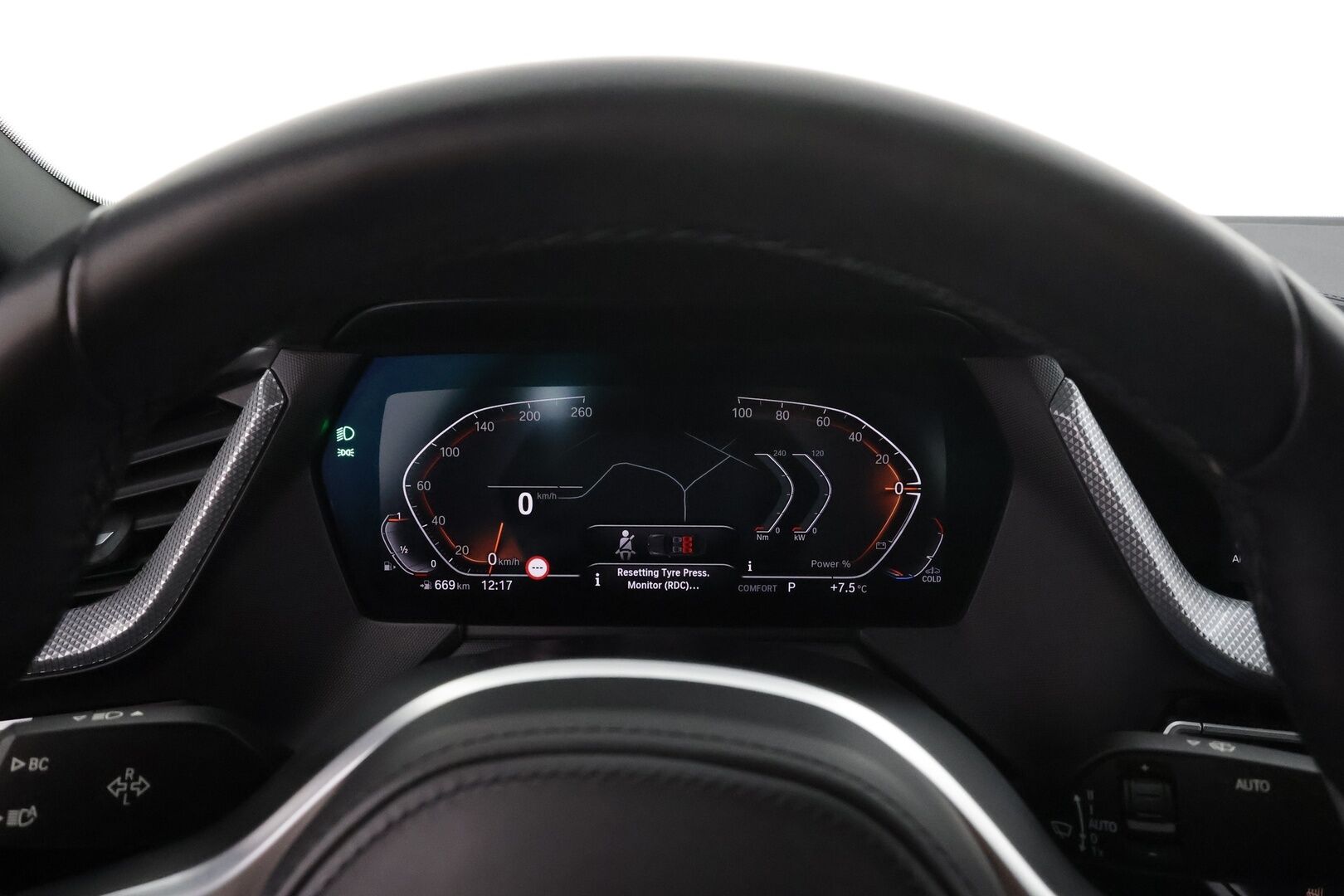 BMW 218 2022 F44 Gran Coupé 218i A Business M Sport * Vakkari / P.tutkat / Lohko+Sisä / Sporttipenkit / LED / Navi / Puolinahat * - 1.Om Suomi-auto / Kahdet renkaat aluvanteilla / Merkkihuollettu