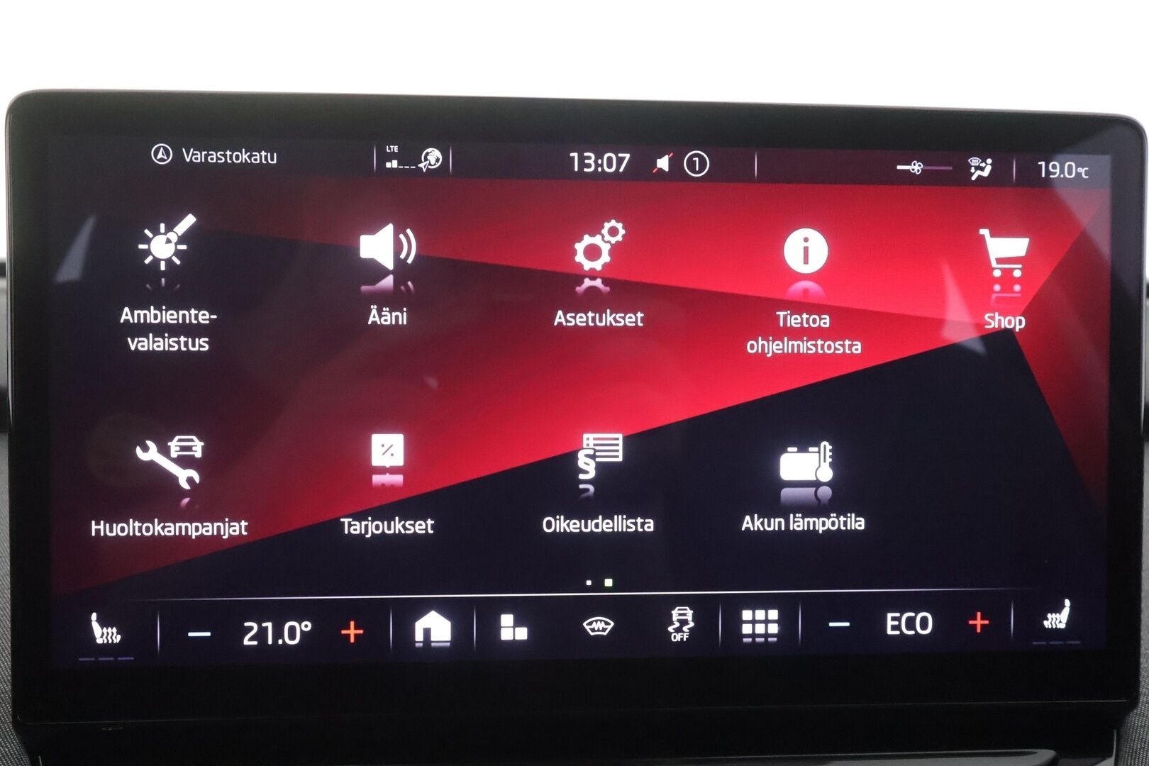 Skoda Enyaq 2022 60 iV - | ILP | ACC | LED | P.Kamera | Puolinahat | Navi | Kaistavahti | Keyless | Digimittaristo | 1-om Suomi-auto | Merkkihuollot | Kahdet renkaat | 2x Latauskaapelit |