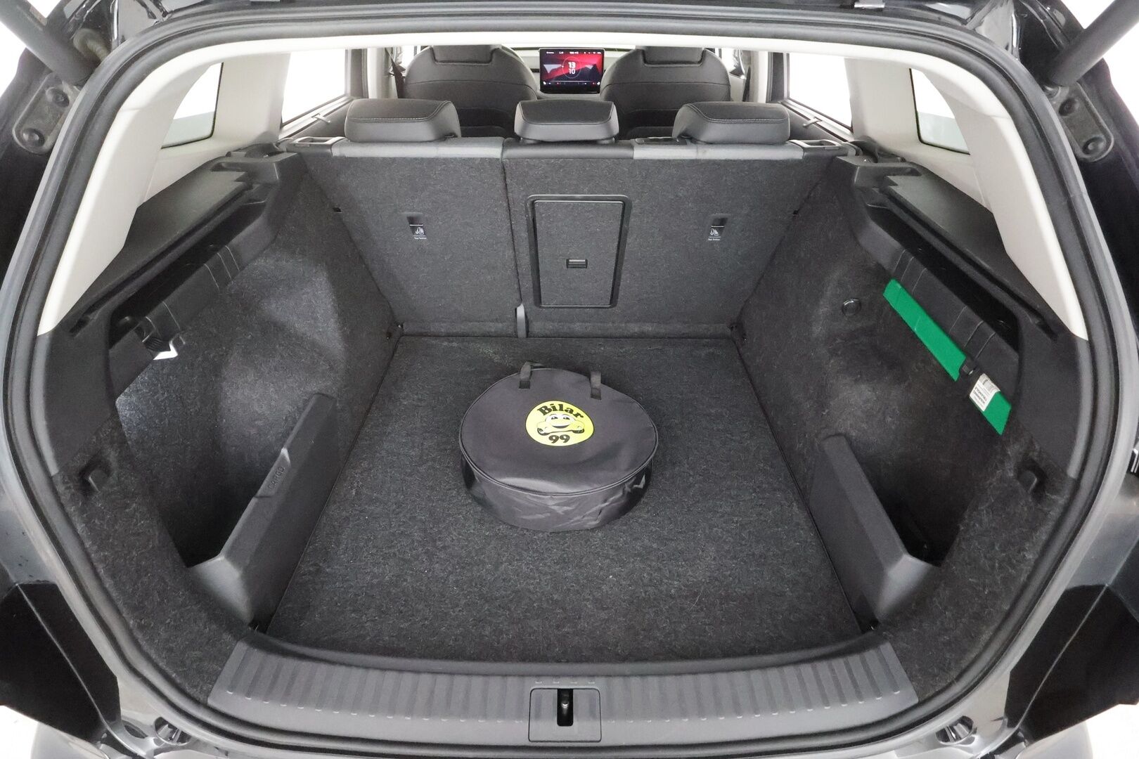 Skoda Enyaq 2022 60 iV - | ILP | ACC | LED | P.Kamera | Puolinahat | Navi | Kaistavahti | Keyless | Digimittaristo | 1-om Suomi-auto | Merkkihuollot | Kahdet renkaat | 2x Latauskaapelit |
