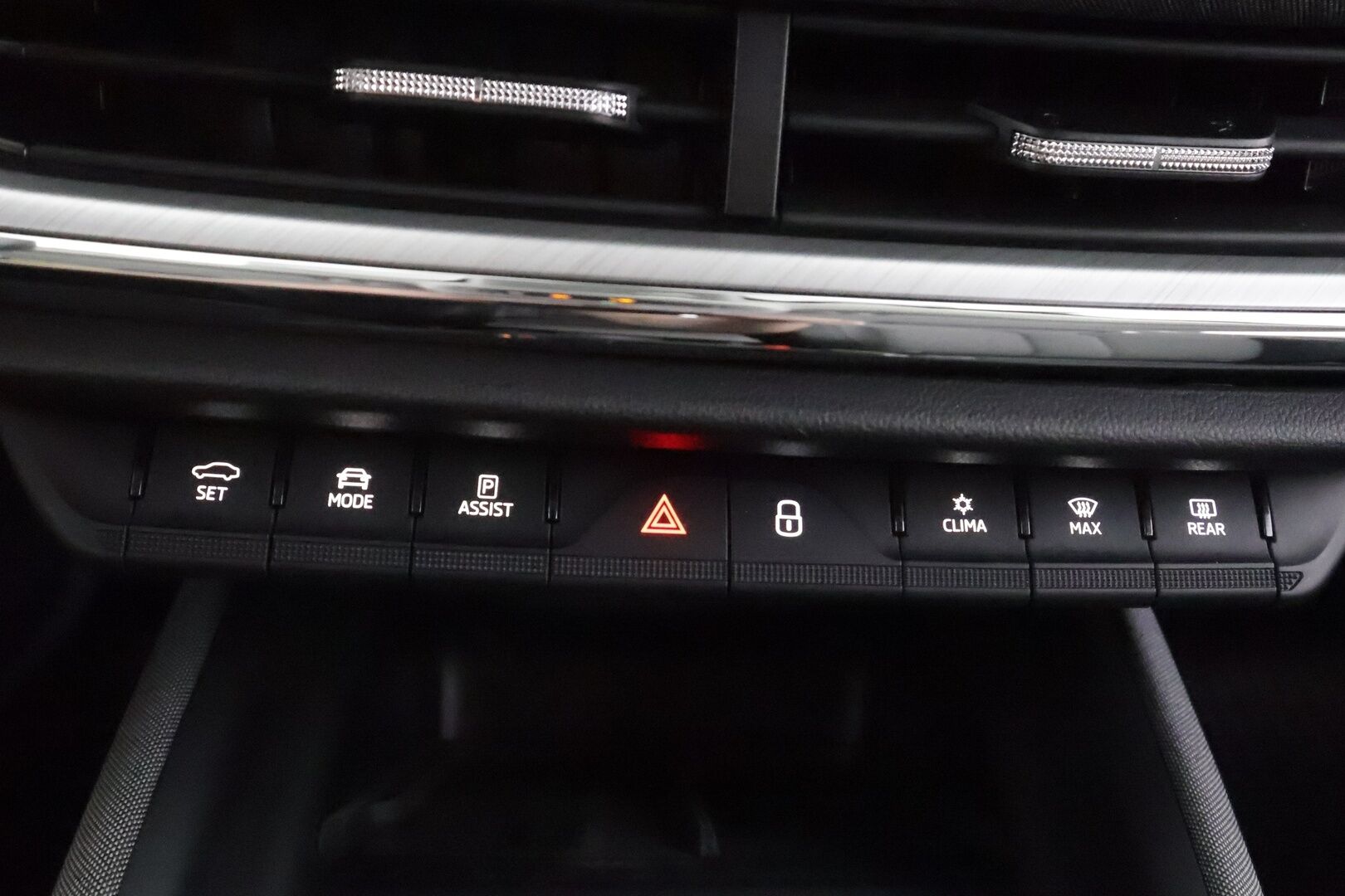 Skoda Enyaq 2022 60 iV - | ILP | ACC | LED | P.Kamera | Puolinahat | Navi | Kaistavahti | Keyless | Digimittaristo | 1-om Suomi-auto | Merkkihuollot | Kahdet renkaat | 2x Latauskaapelit |