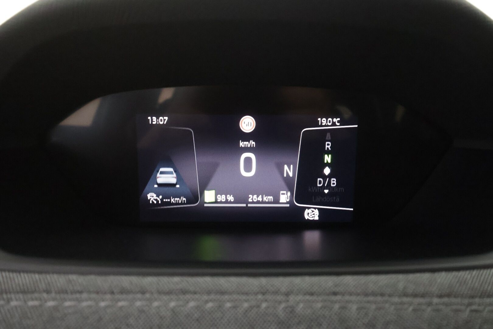 Skoda Enyaq 2022 60 iV - | ILP | ACC | LED | P.Kamera | Puolinahat | Navi | Kaistavahti | Keyless | Digimittaristo | 1-om Suomi-auto | Merkkihuollot | Kahdet renkaat | 2x Latauskaapelit |