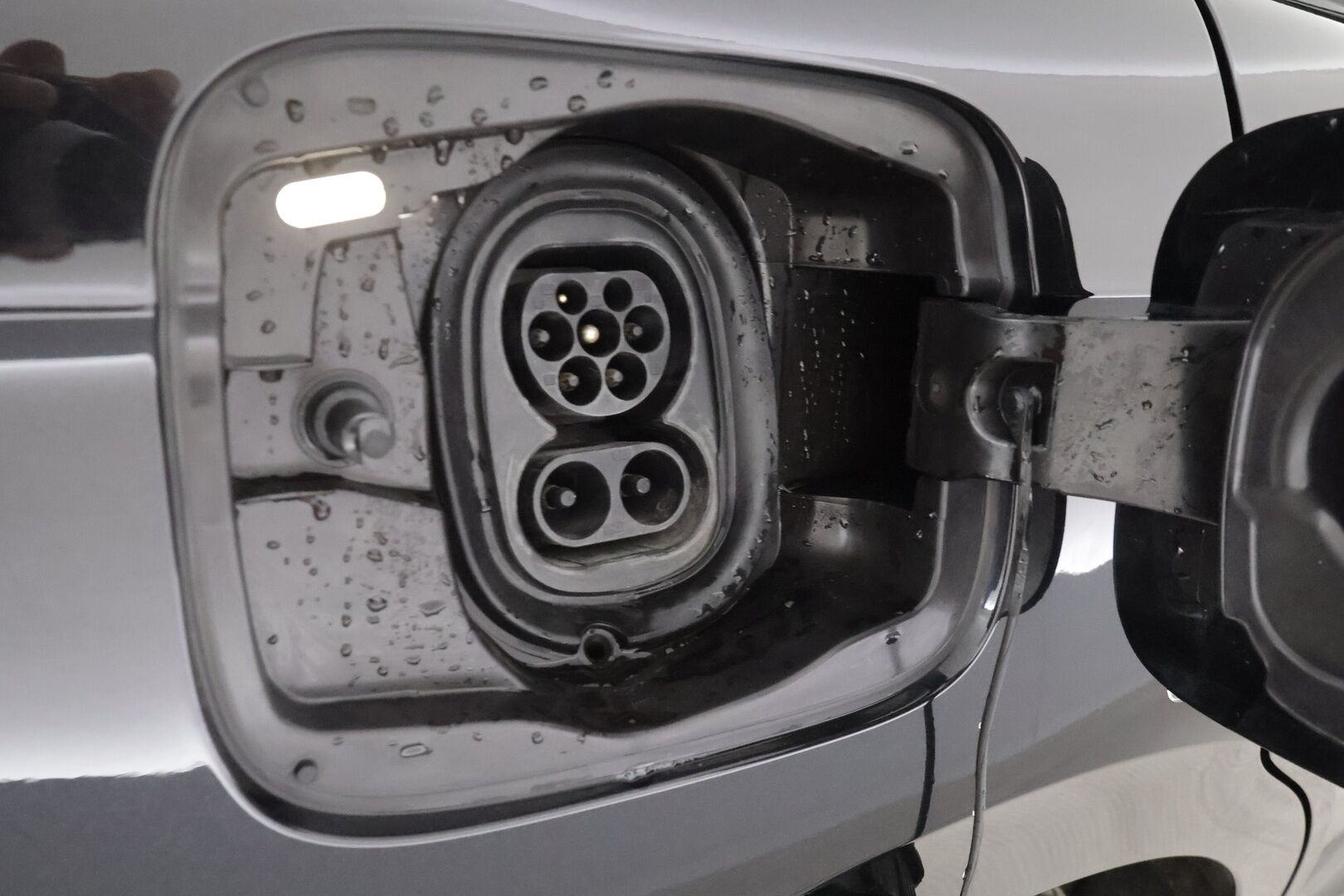 Skoda Enyaq 2022 60 iV - | ILP | ACC | LED | P.Kamera | Puolinahat | Navi | Kaistavahti | Keyless | Digimittaristo | 1-om Suomi-auto | Merkkihuollot | Kahdet renkaat | 2x Latauskaapelit |