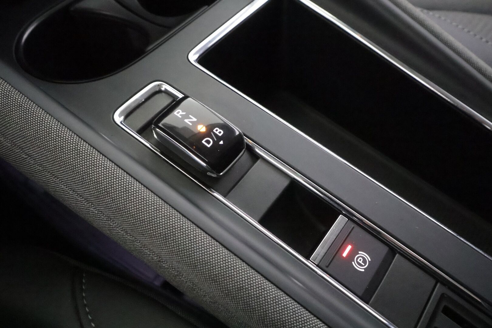 Skoda Enyaq 2022 60 iV - | ILP | ACC | LED | P.Kamera | Puolinahat | Navi | Kaistavahti | Keyless | Digimittaristo | 1-om Suomi-auto | Merkkihuollot | Kahdet renkaat | 2x Latauskaapelit |